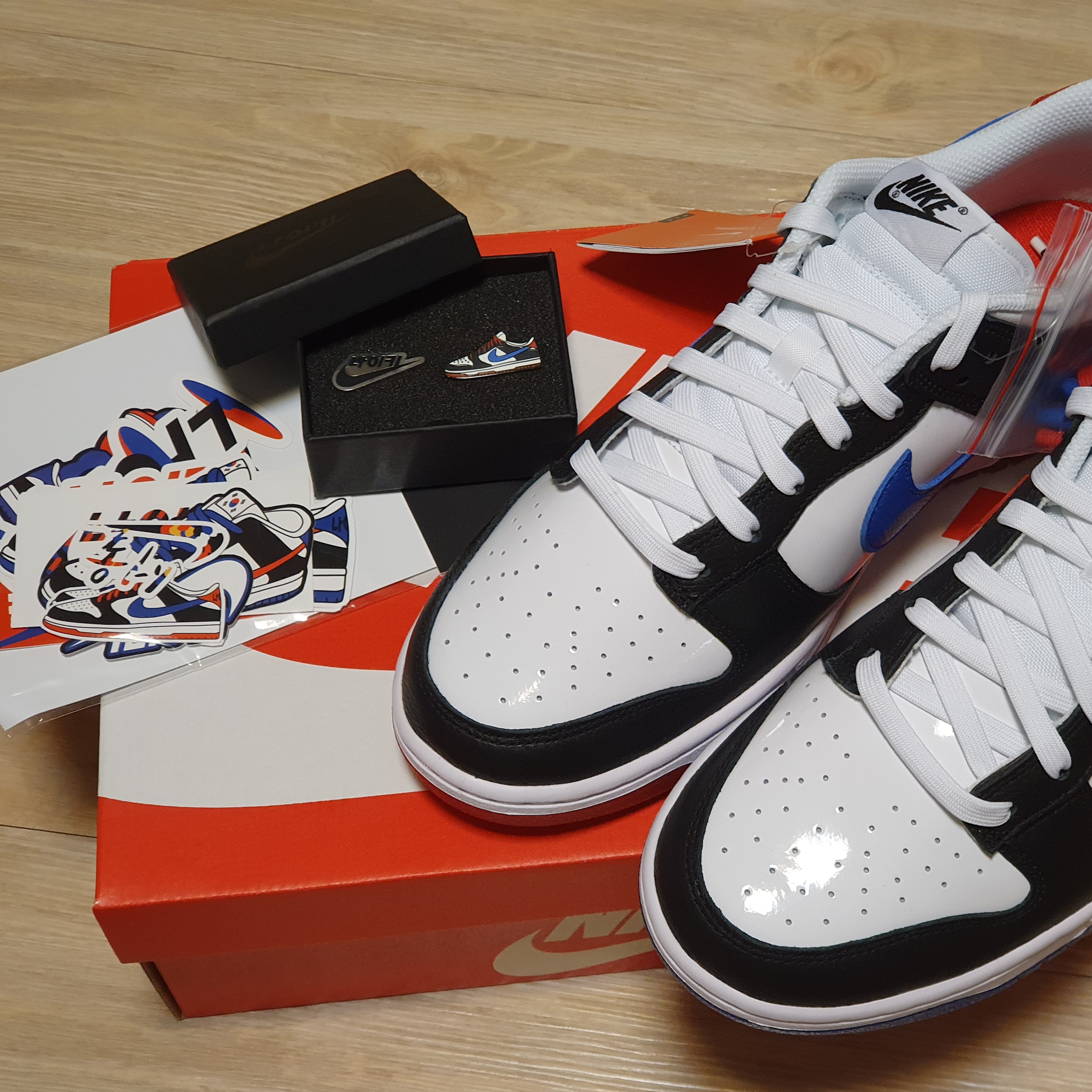 Nike Dunk Low SE Seoul (With Special Gift) 착용 스타일 - 1