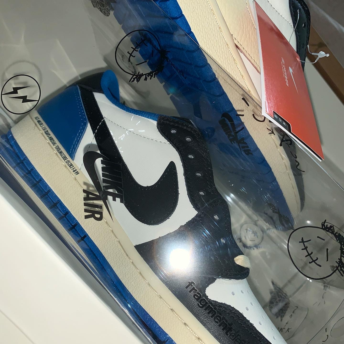 Jordan 1 x Travis Scott x Fragment Retro Low OG SP Military Blue 착용 스타일 - 3
