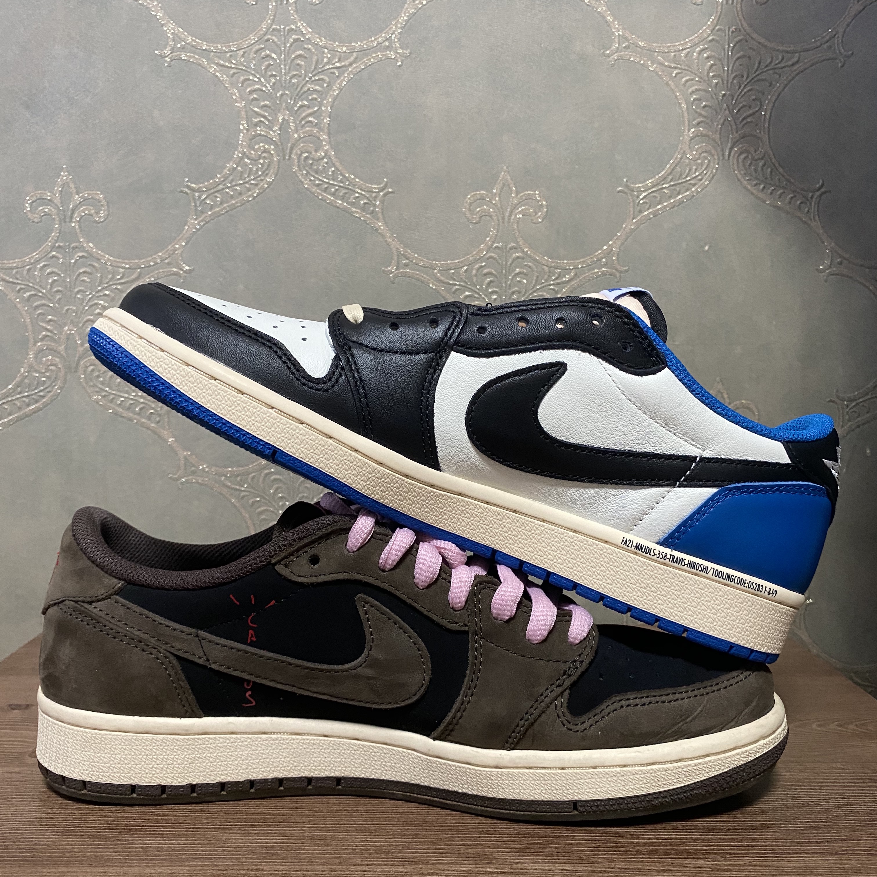 Jordan 1 x Travis Scott x Fragment Retro Low OG SP Military Blue, Jordan 1 x Travis Scott Retro Low OG SP Mocha 착용 스타일 - 3