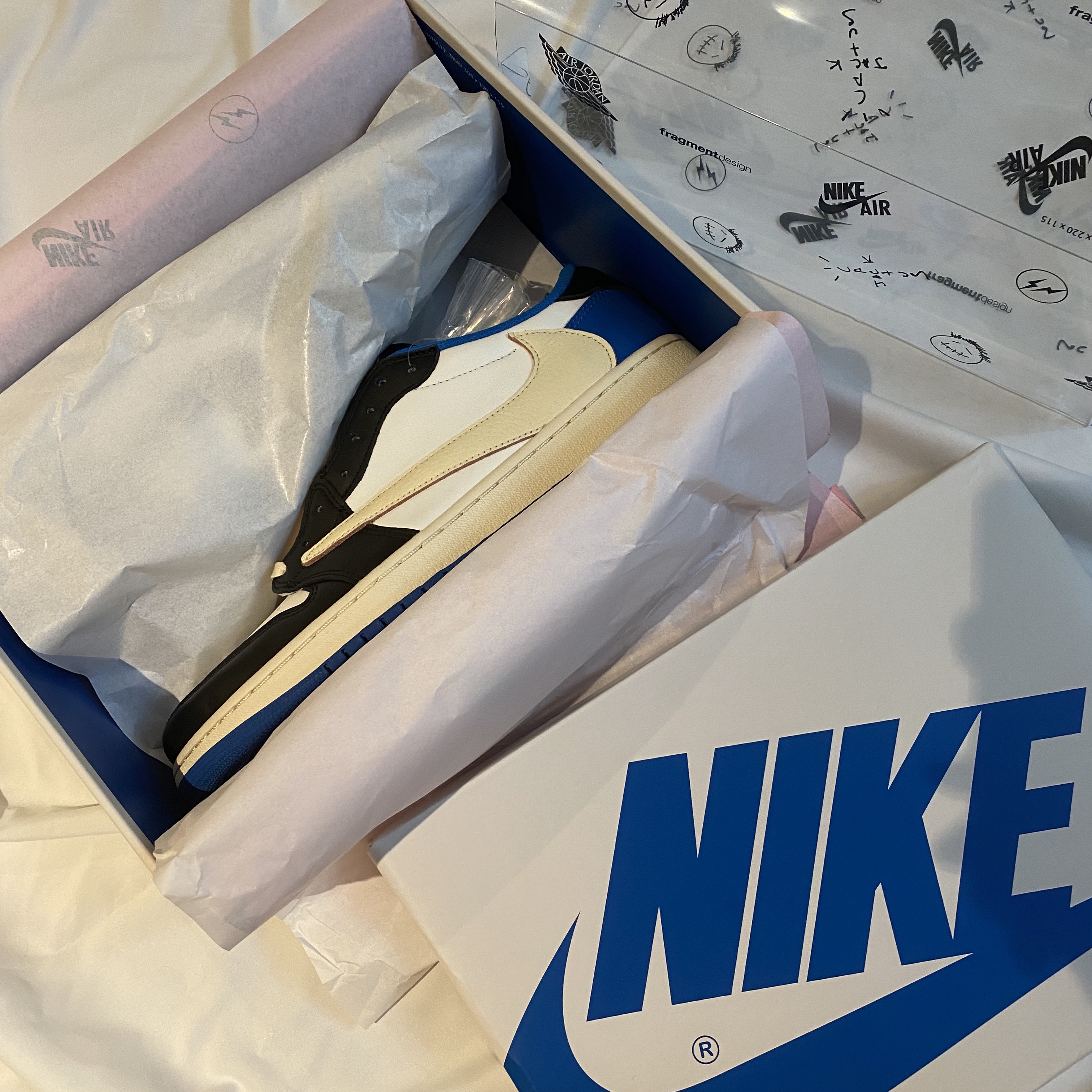 Jordan 1 x Travis Scott x Fragment Retro Low OG SP Military Blue 착용 스타일 - 3
