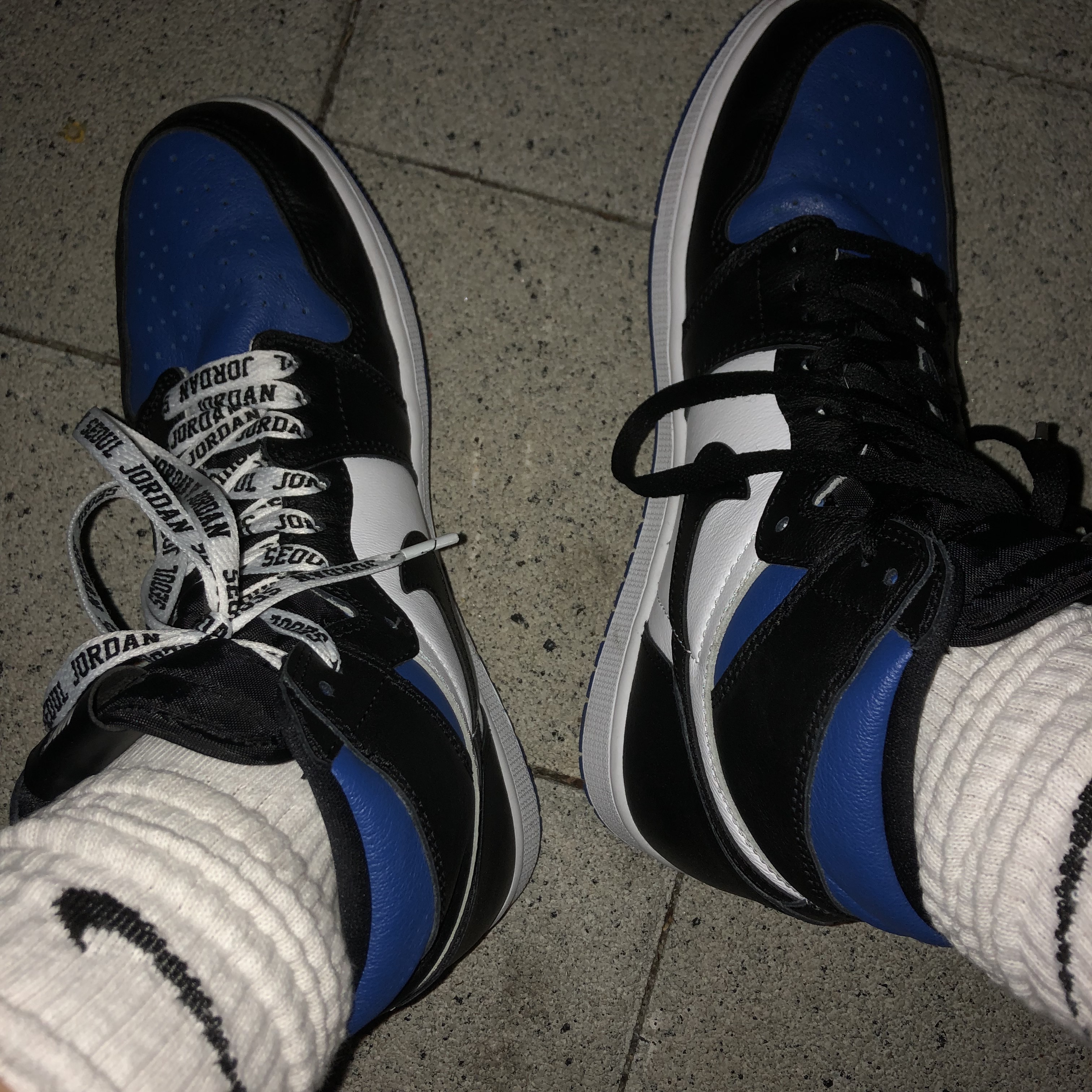 Jordan 1 Retro High OG Royal Toe 착용 스타일 - 2