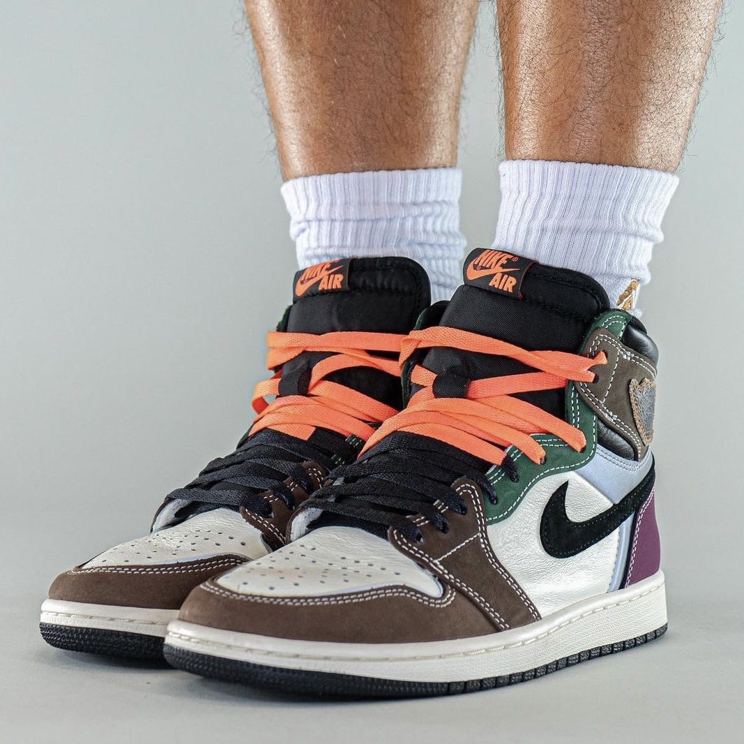 Jordan 1 Retro High OG Black Mocha 착용 스타일 - 3