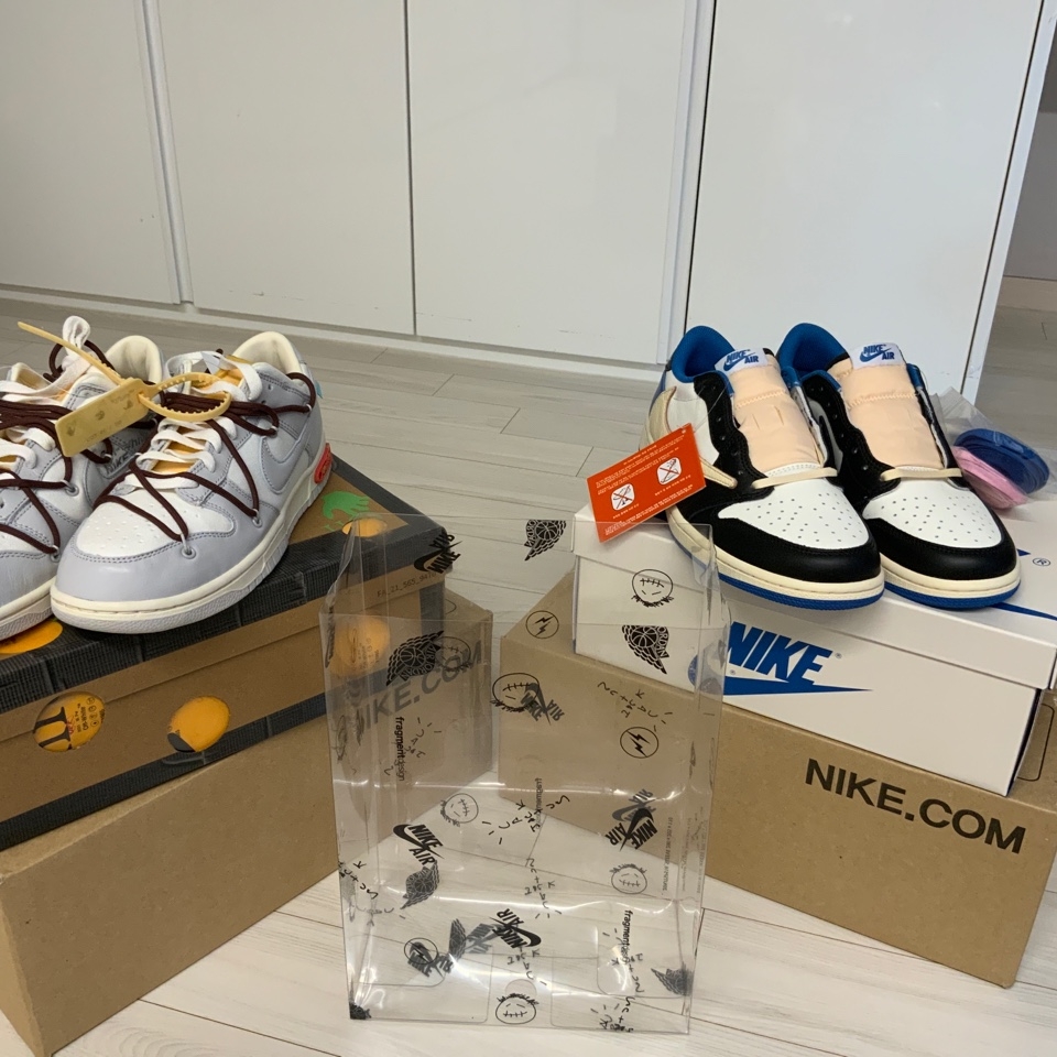 Nike x Off-White Dunk Low The 50 - Lot 46, Jordan 1 x Travis Scott x Fragment Retro Low OG SP Military Blue 착용 스타일