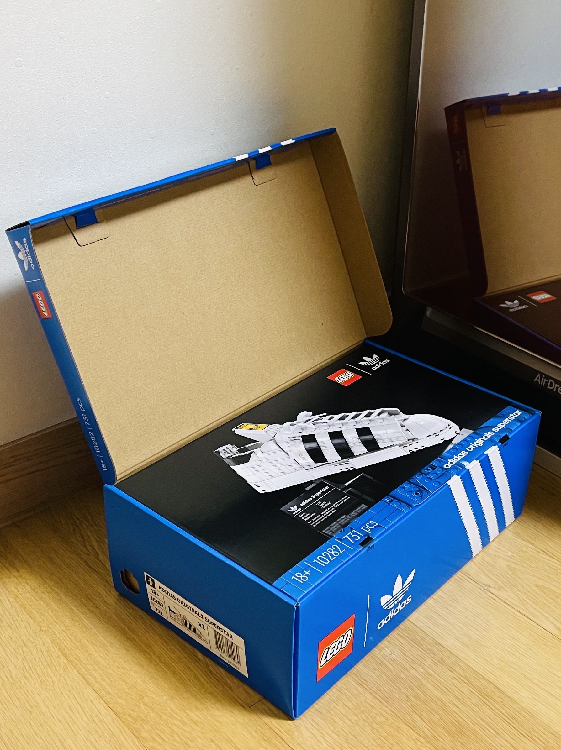 Lego Adidas Originals Superstar 착용 스타일
