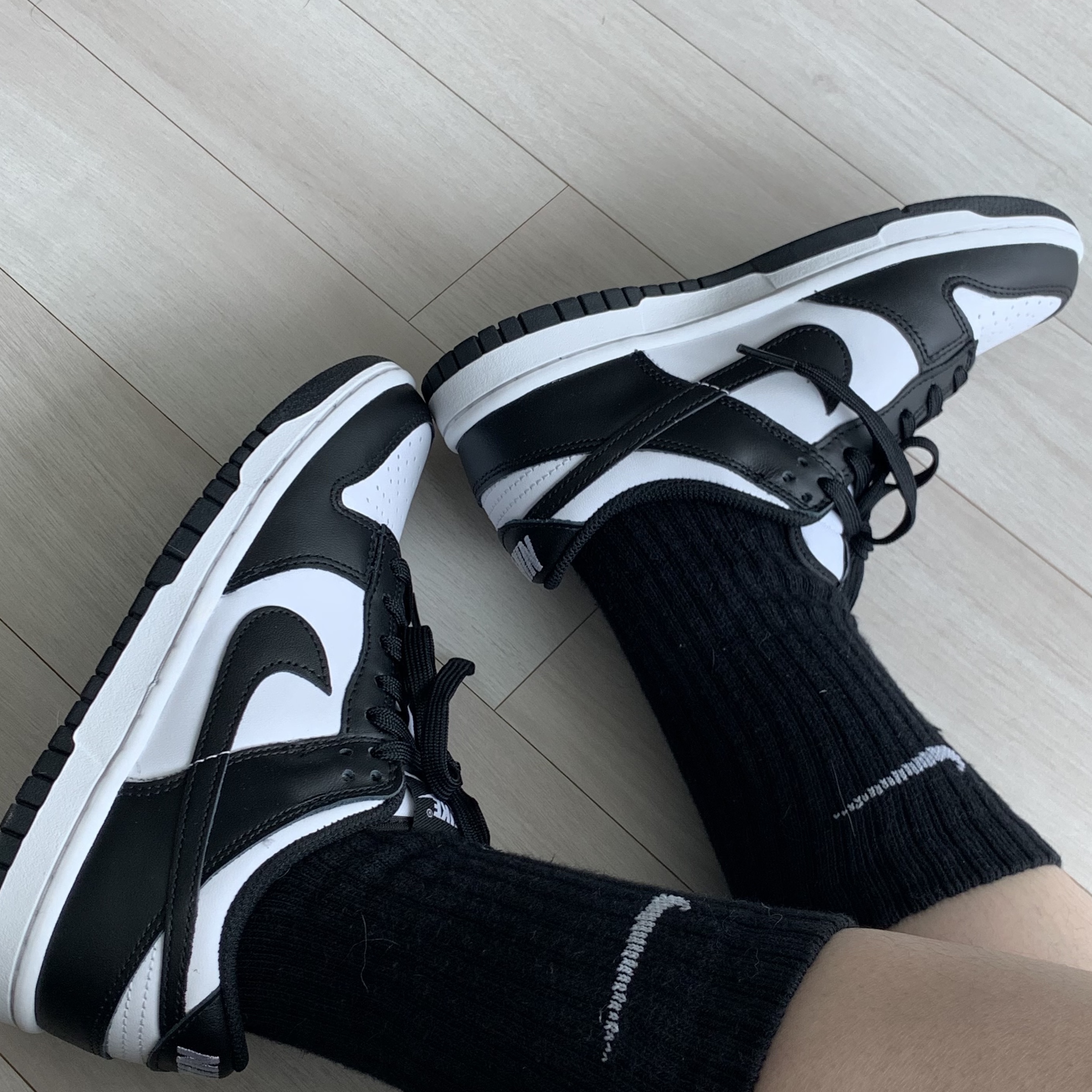 (W) Nike Dunk Low Black, Nike Dunk Low Retro Black 착용 스타일 - 4