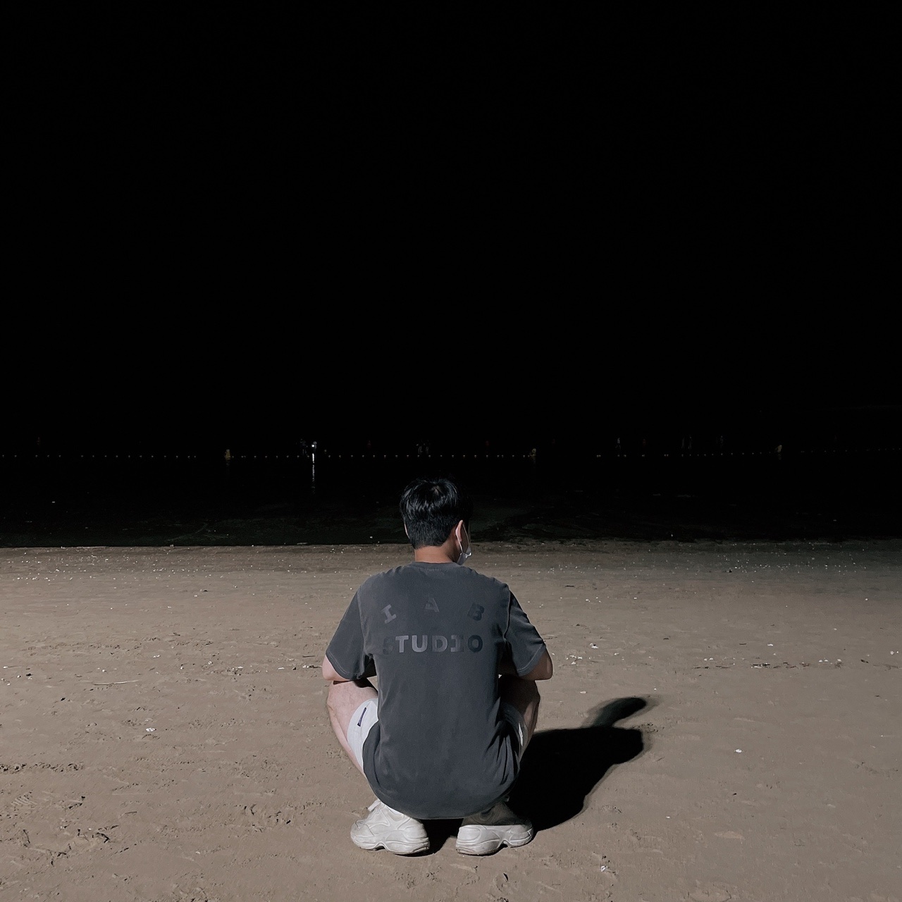 IAB Studio Pigment T-Shirt Black 착용 스타일