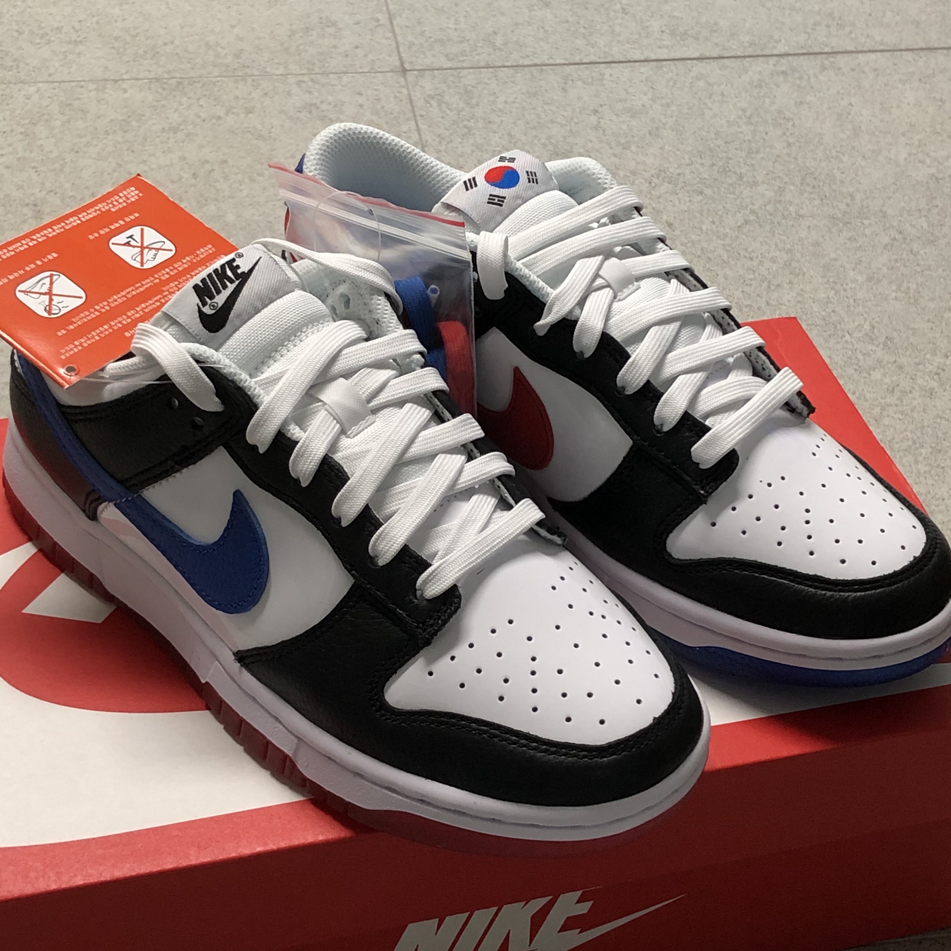 Nike Dunk Low SE Seoul 착용 스타일