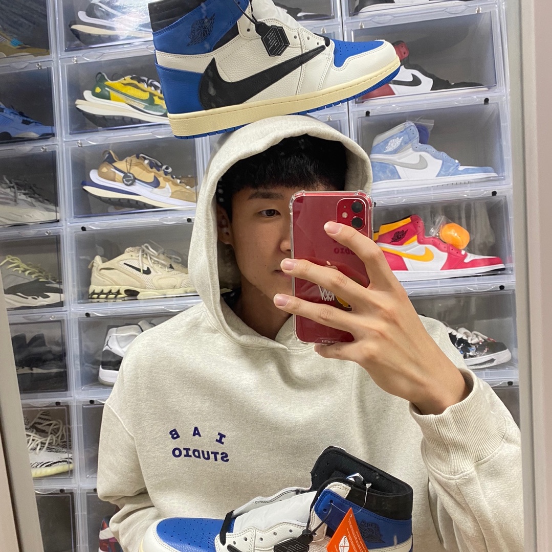 IAB Studio Hoodie Oatmeal Gray - 21SS, Jordan 1 x Travis Scott x Fragment Retro High OG SP Military Blue 착용 스타일