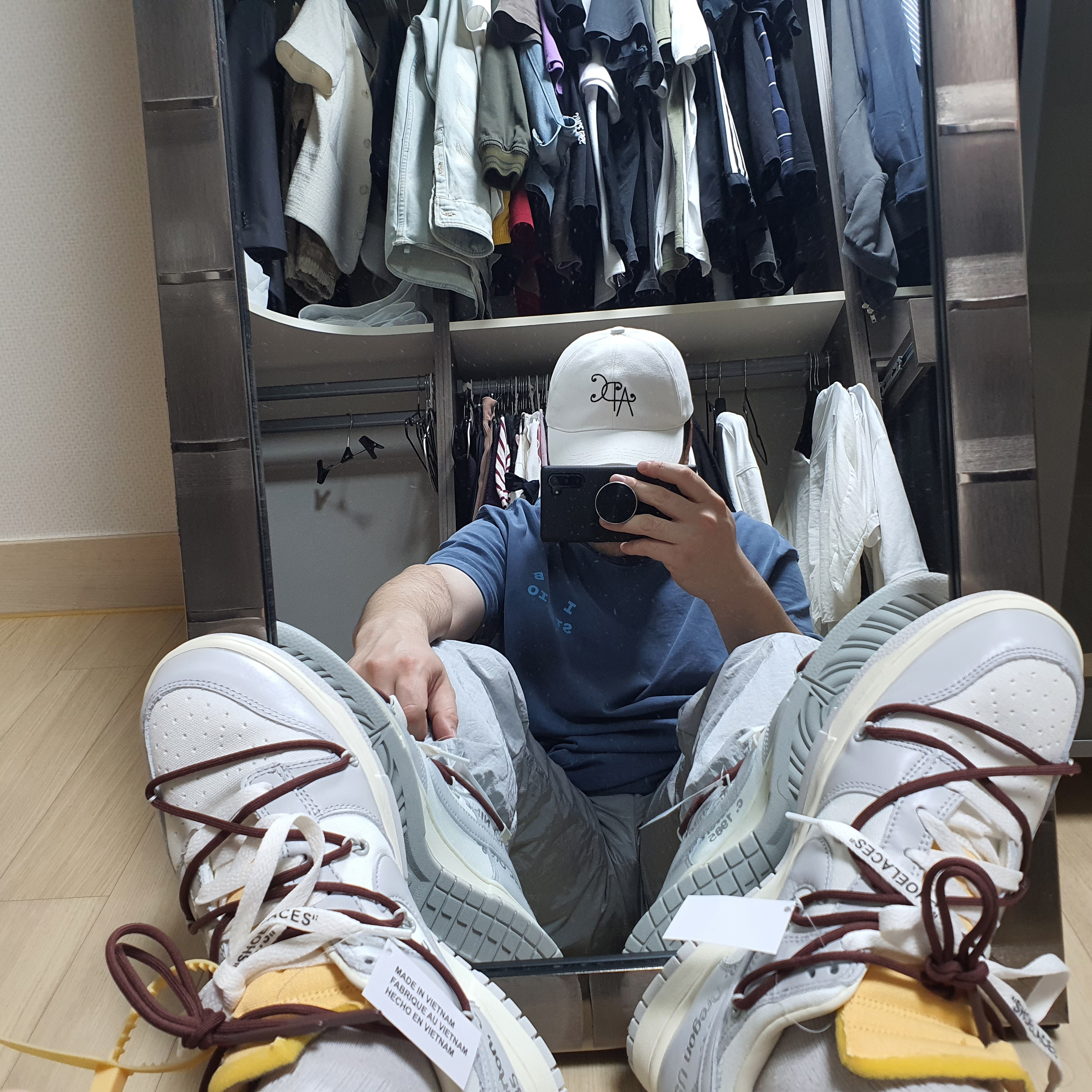 Nike x Off-White Dunk Low The 50 - Lot 46, IAB Studio Pigment T-Shirt Blue 착용 스타일 - 2