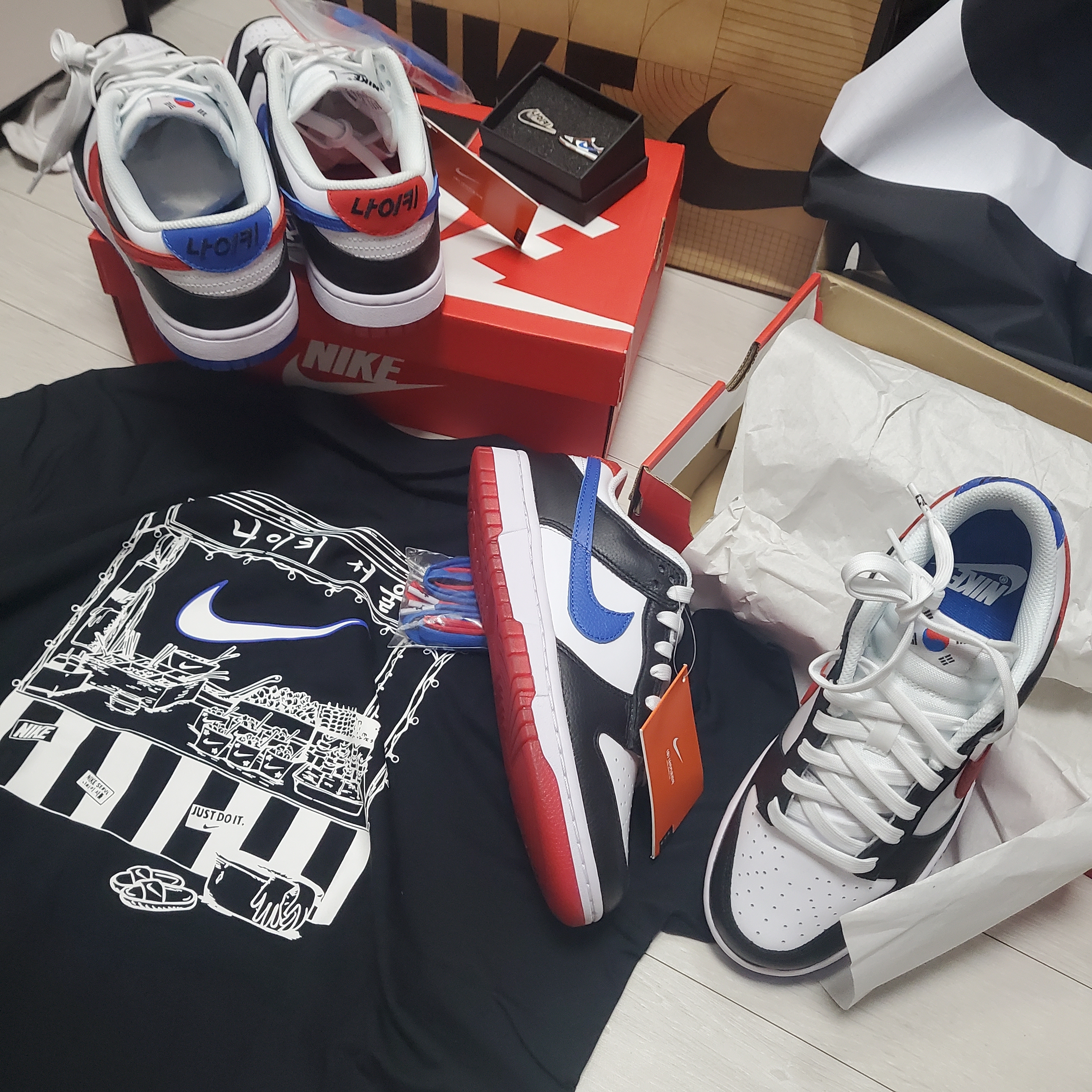 Nike Dunk Low SE Seoul (With Special Gift) 착용 스타일 - 2