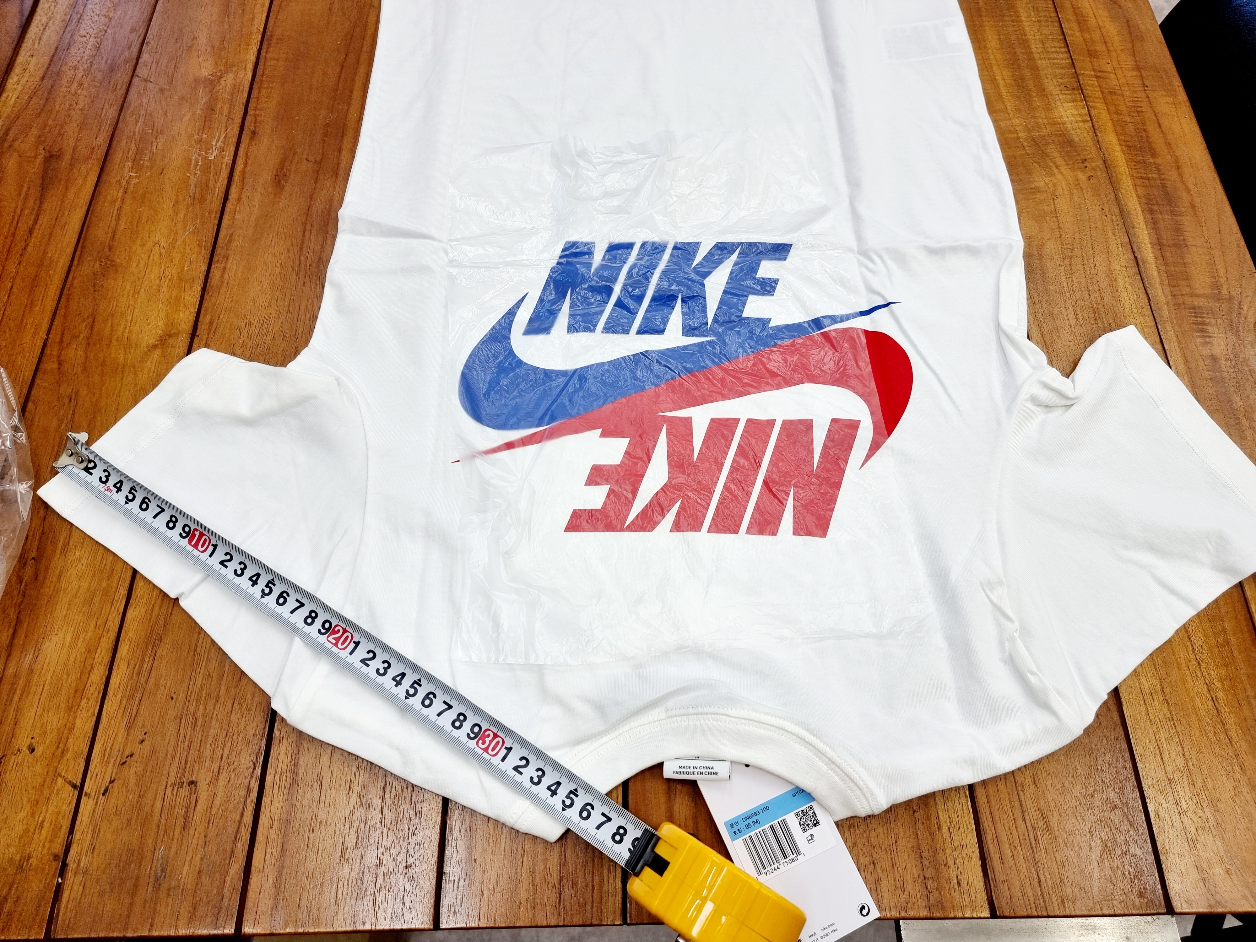Nike Hangul T-Shirt White 착용 스타일 - 3