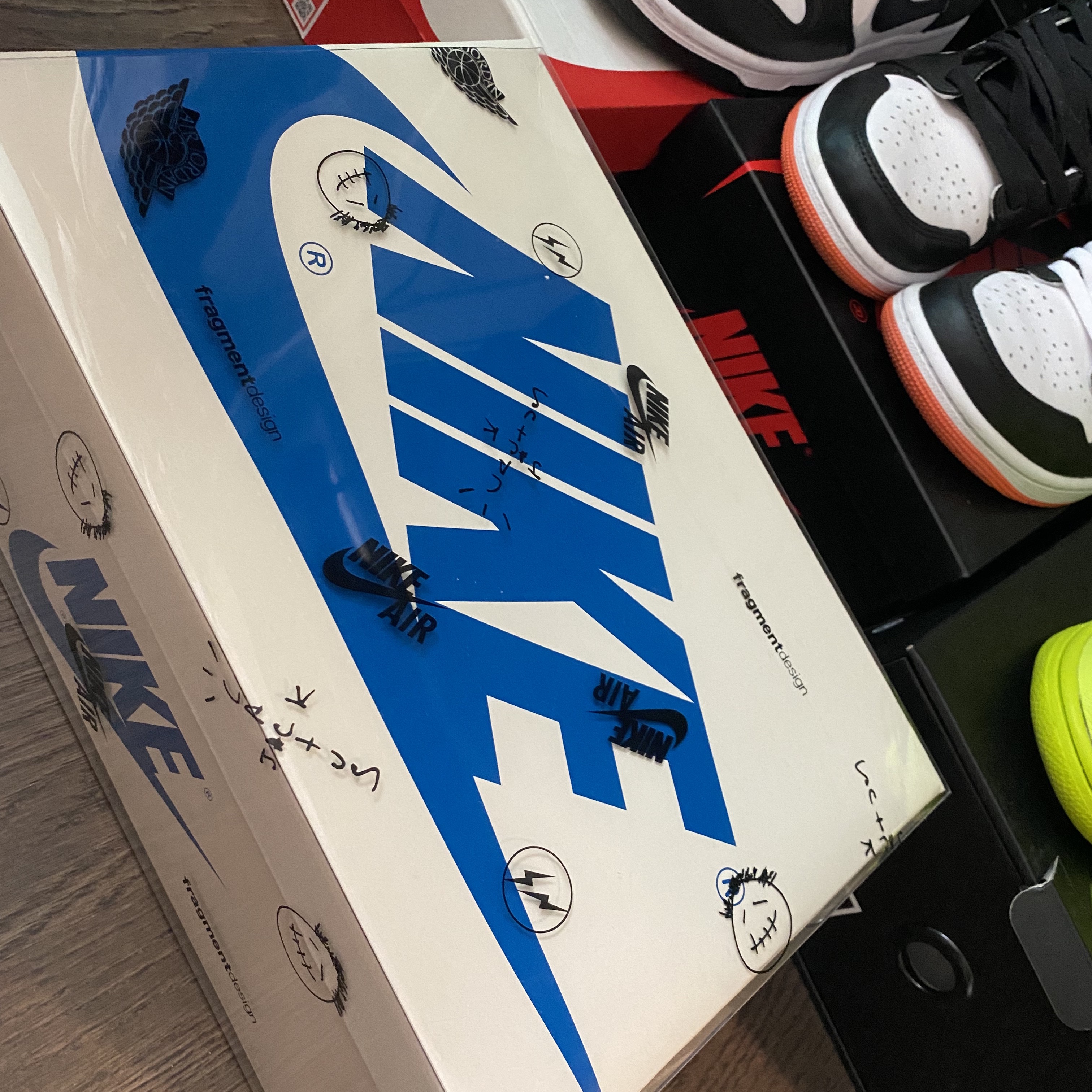 Jordan 1 x Travis Scott x Fragment Retro Low OG SP Military Blue, Nike Dunk Low Retro Black 착용 스타일
