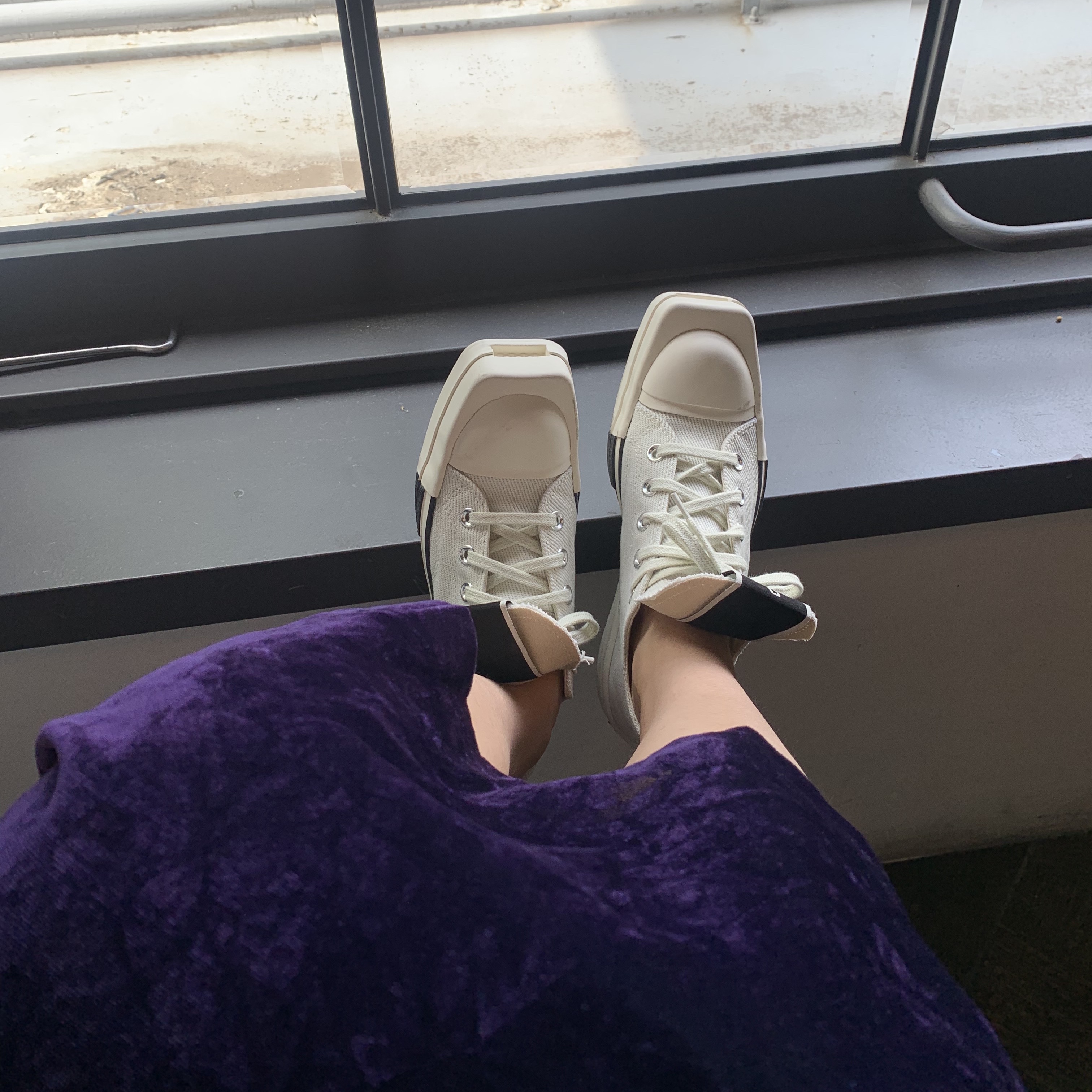 Converse x Drkshdw Turbodrk Chuck 70 Ox Lilly White 착용 스타일