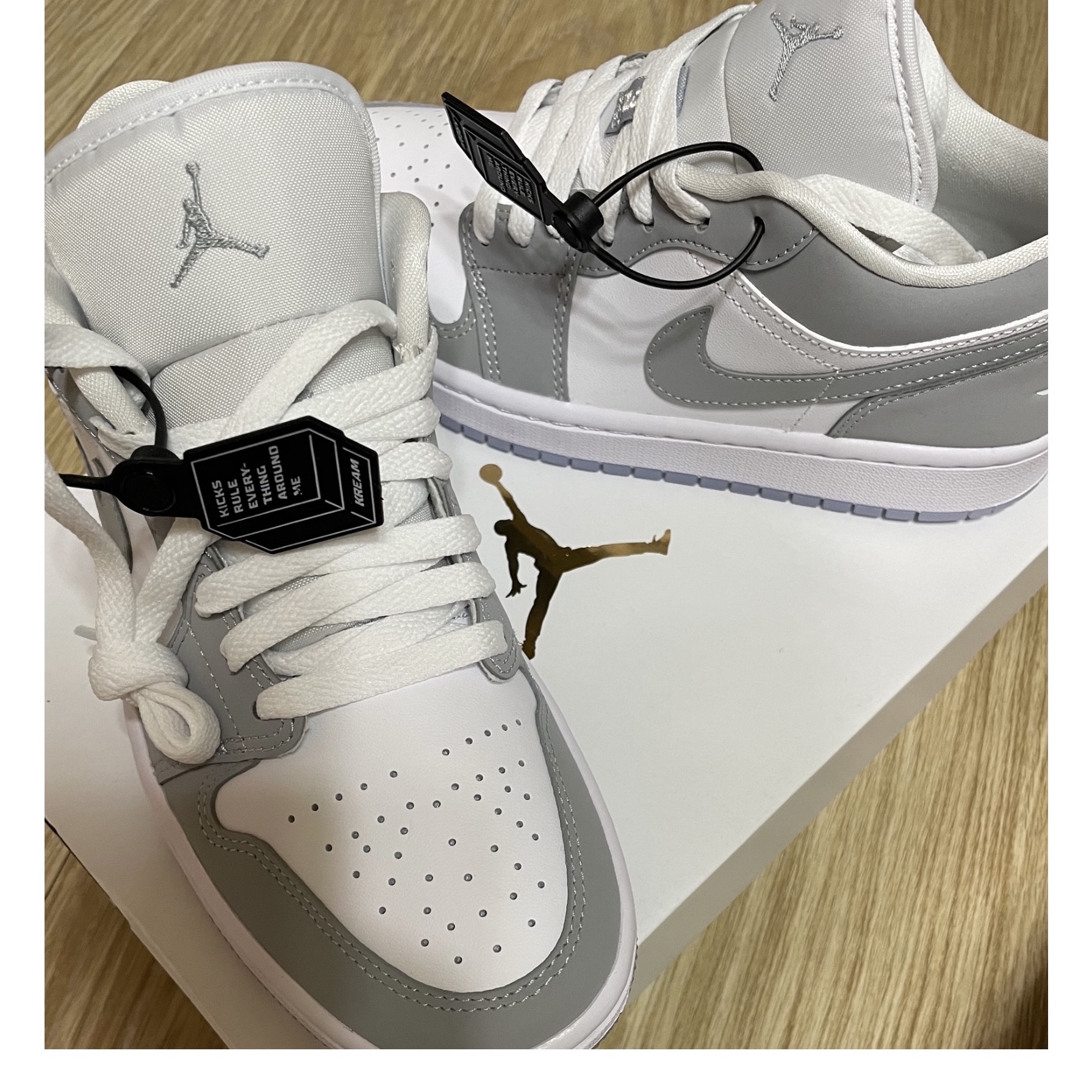 (W) Jordan 1 Low White Wolf Grey 착용 스타일
