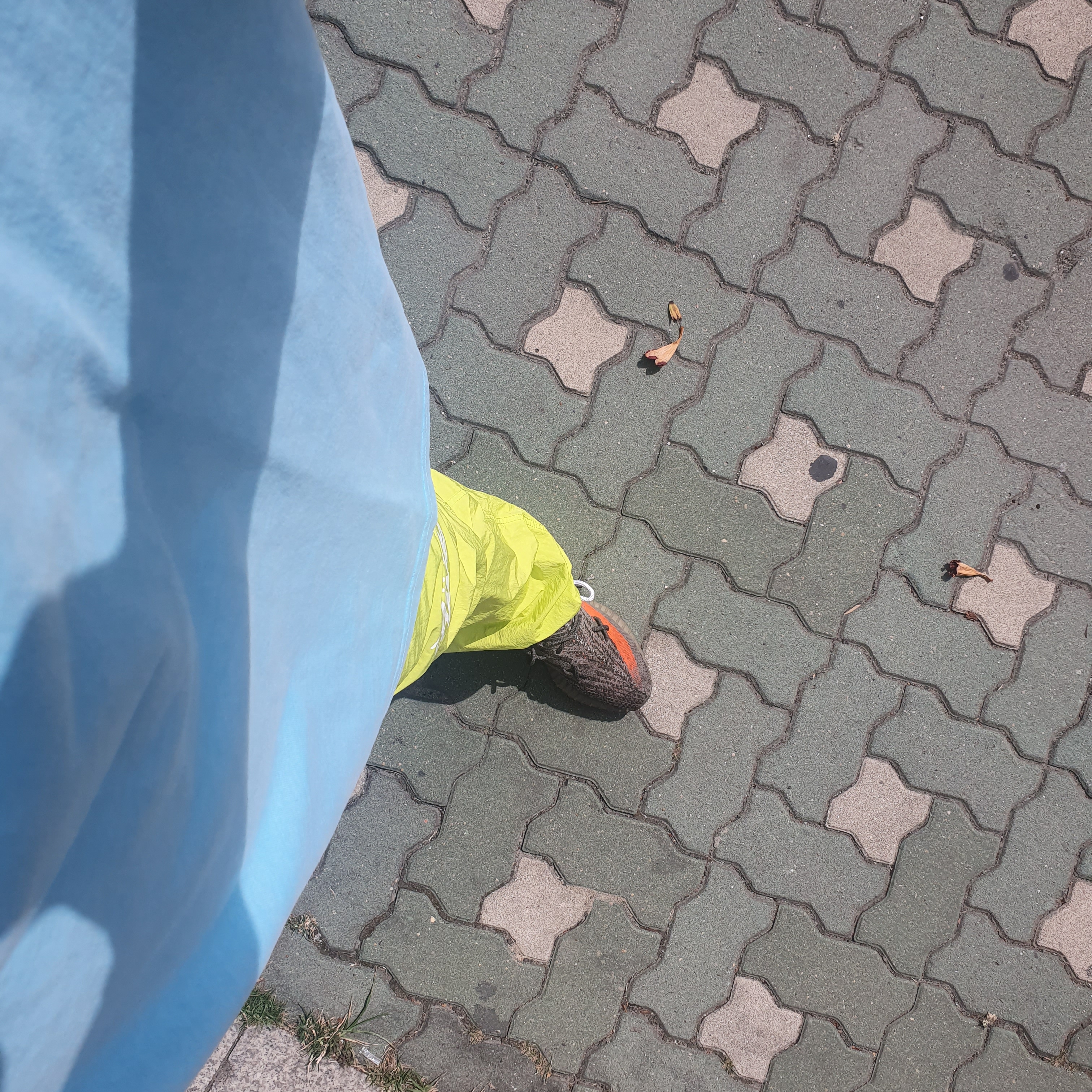 IAB Studio Pigment T-Shirt Cyan, Nike x Stussy Beach Pants Bright Cactus 착용 스타일