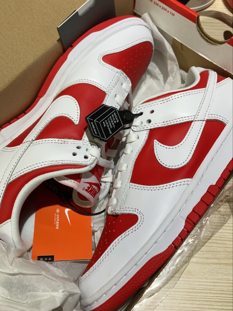 Nike Dunk Low Retro Championship Red 착용 스타일 - 2