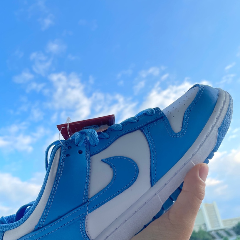 Nike Dunk Low Retro University Blue 착용 스타일 - 2