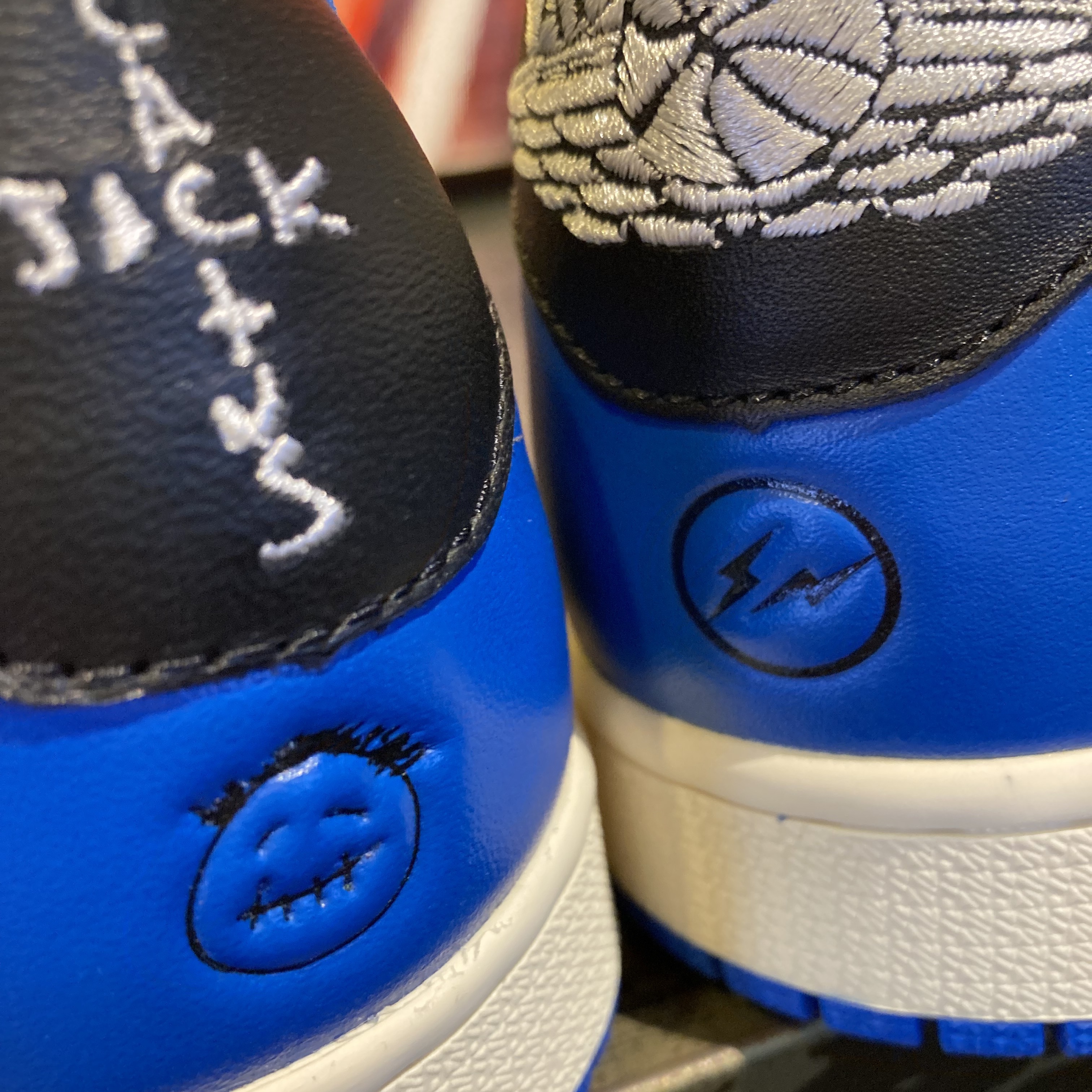 Jordan 1 x Travis Scott x Fragment Retro Low OG SP Military Blue 착용 스타일