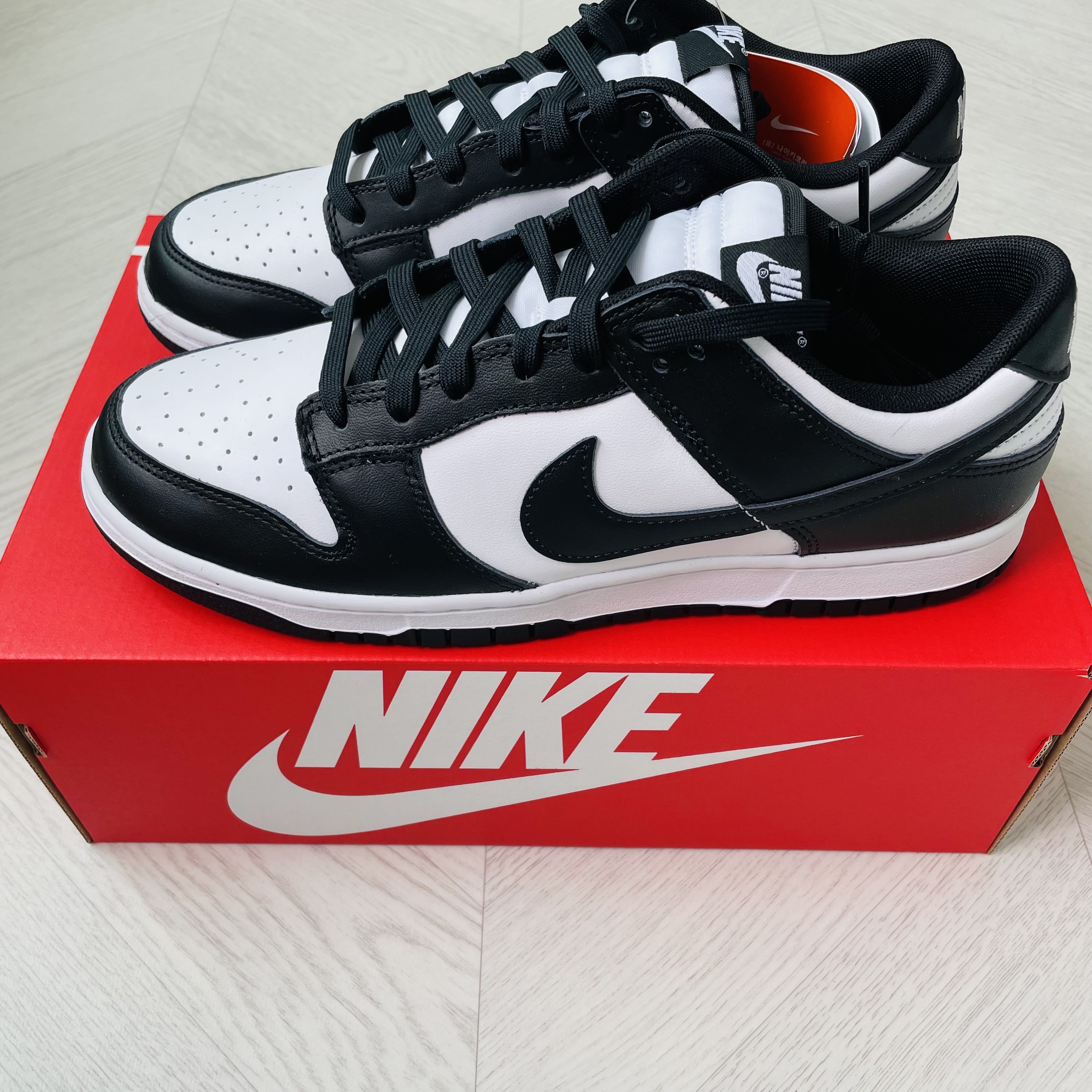 Nike Dunk Low Retro Black 착용 스타일 - 1