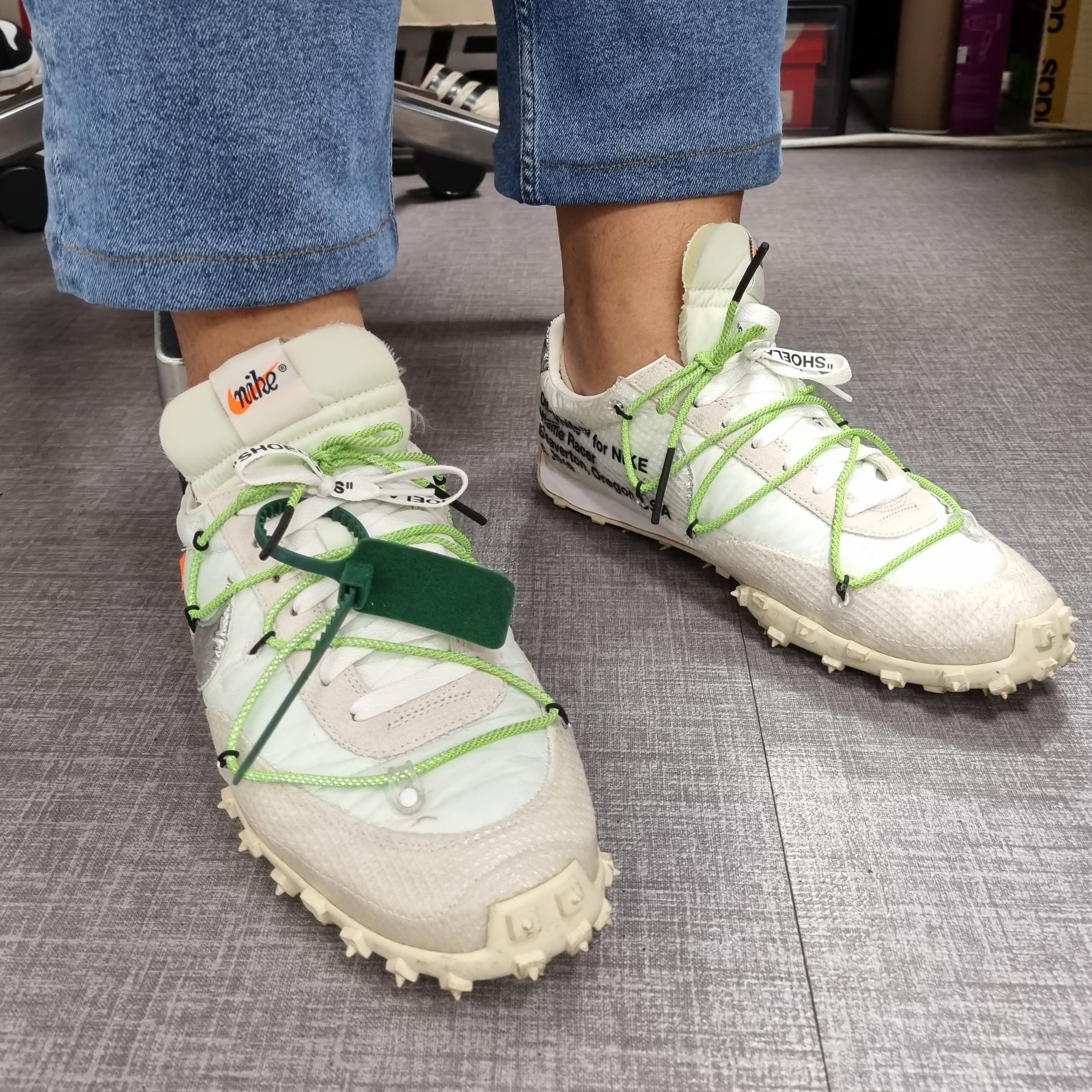 (W) Nike x Off-White Waffle Racer White 착용 스타일