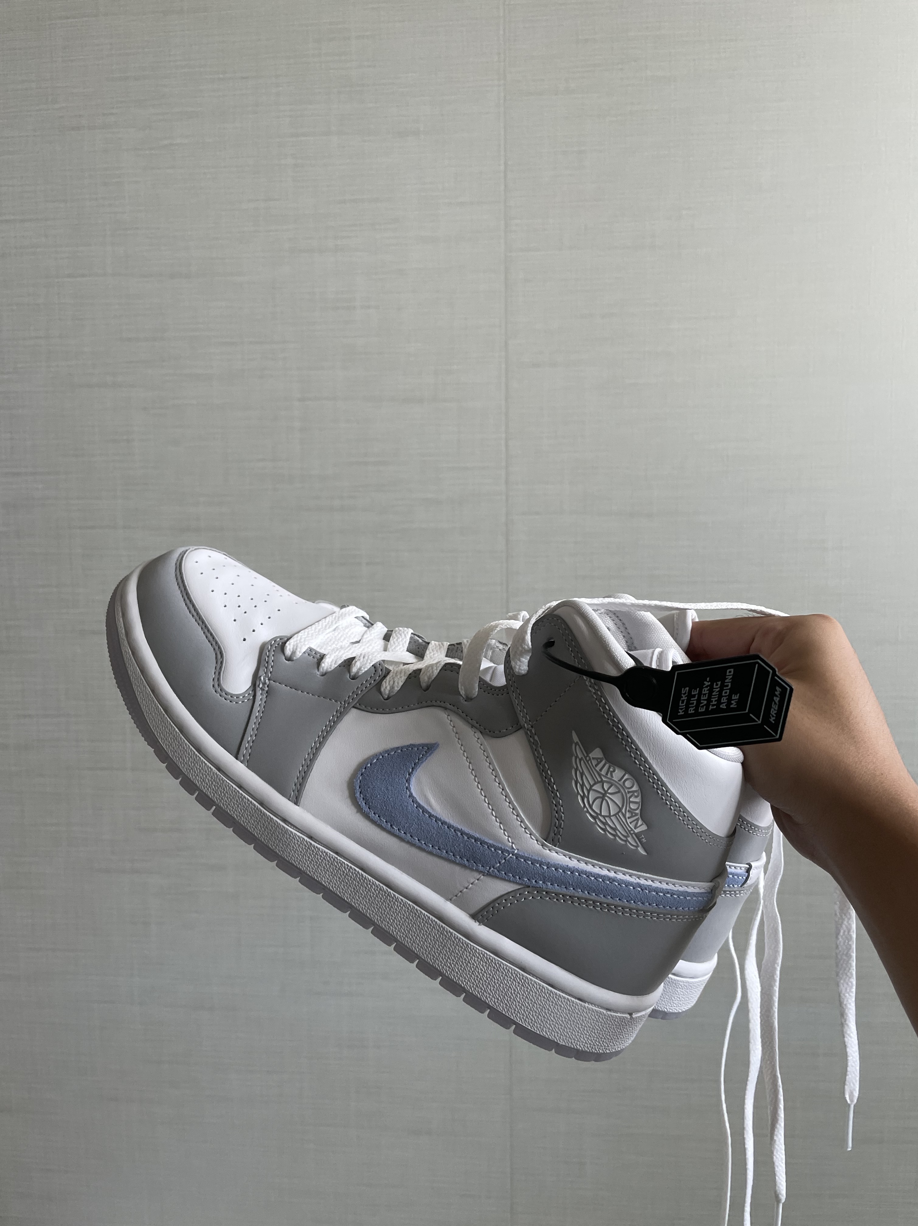(W) Jordan 1 Mid Wolf Grey 착용 스타일 - 3