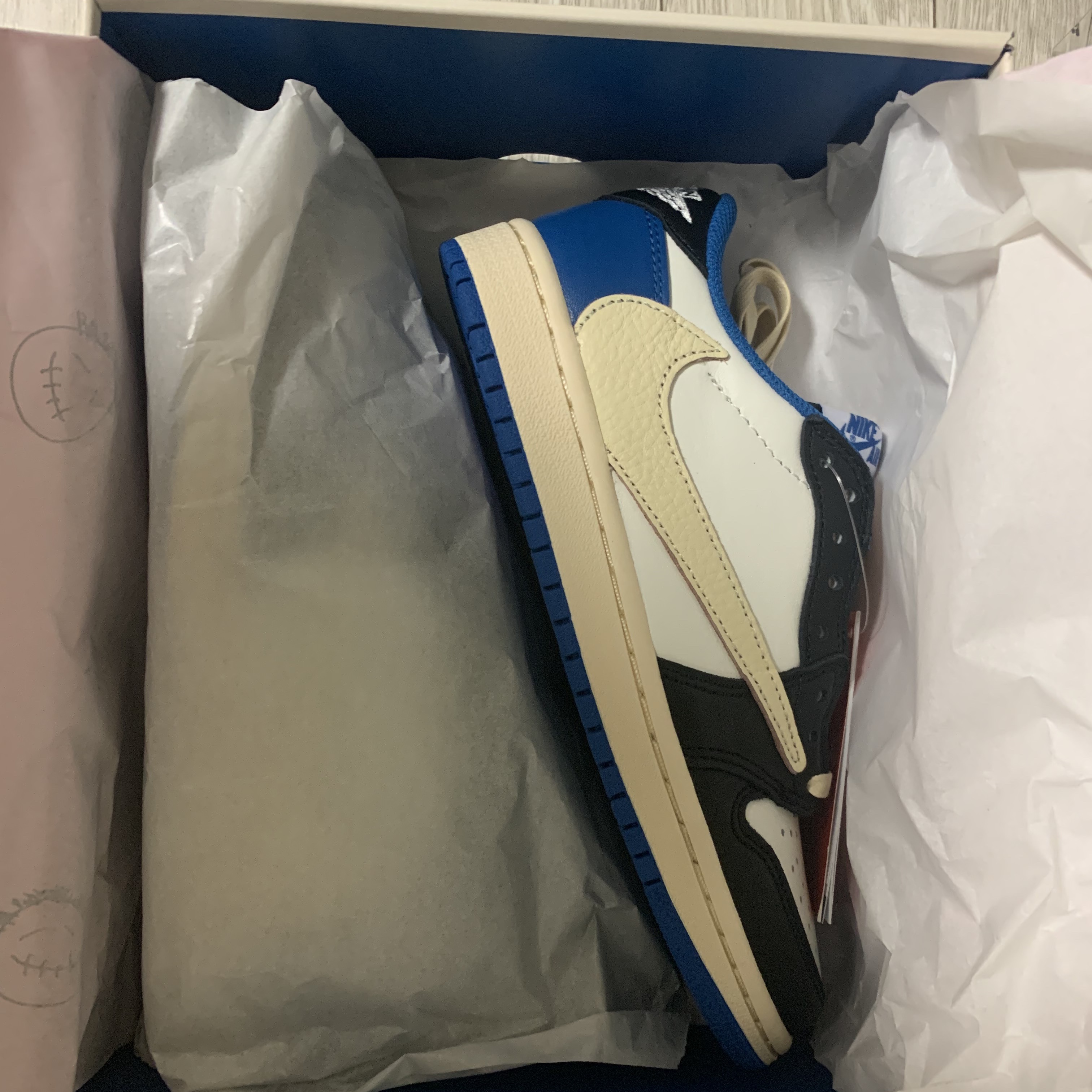 Jordan 1 x Travis Scott x Fragment Retro Low OG SP Military Blue 착용 스타일
