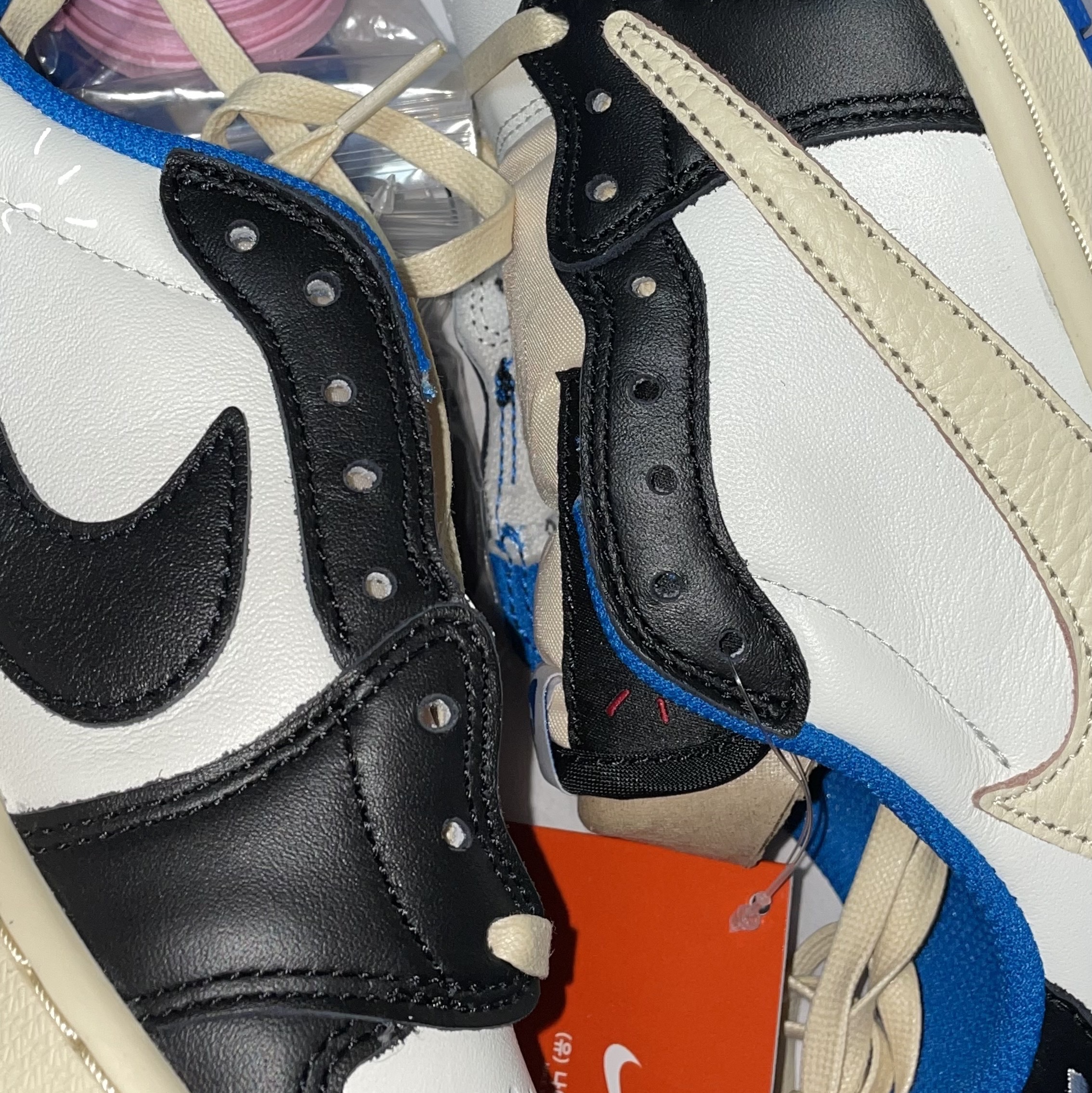 Jordan 1 x Travis Scott x Fragment Retro Low OG SP Military Blue 착용 스타일 - 5
