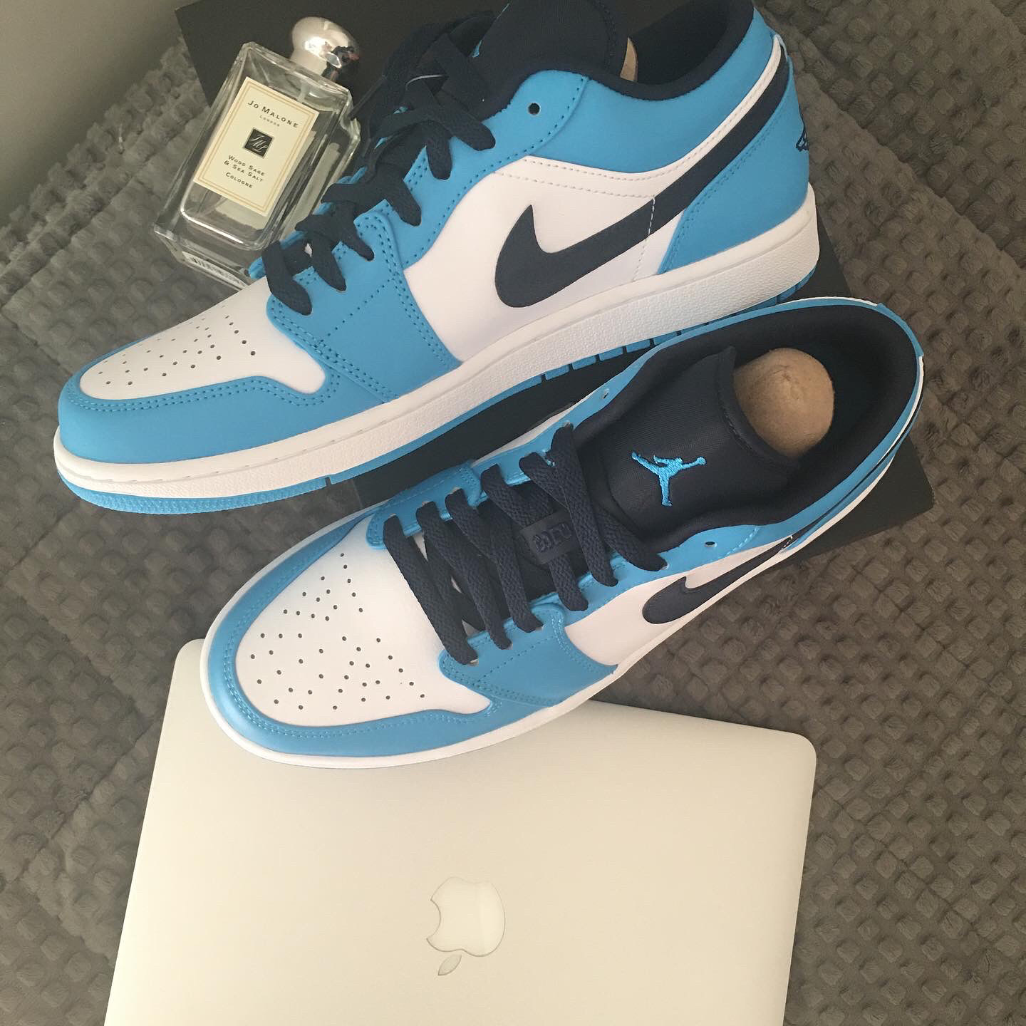 Jordan 1 Low Dark Powder Blue 착용 스타일