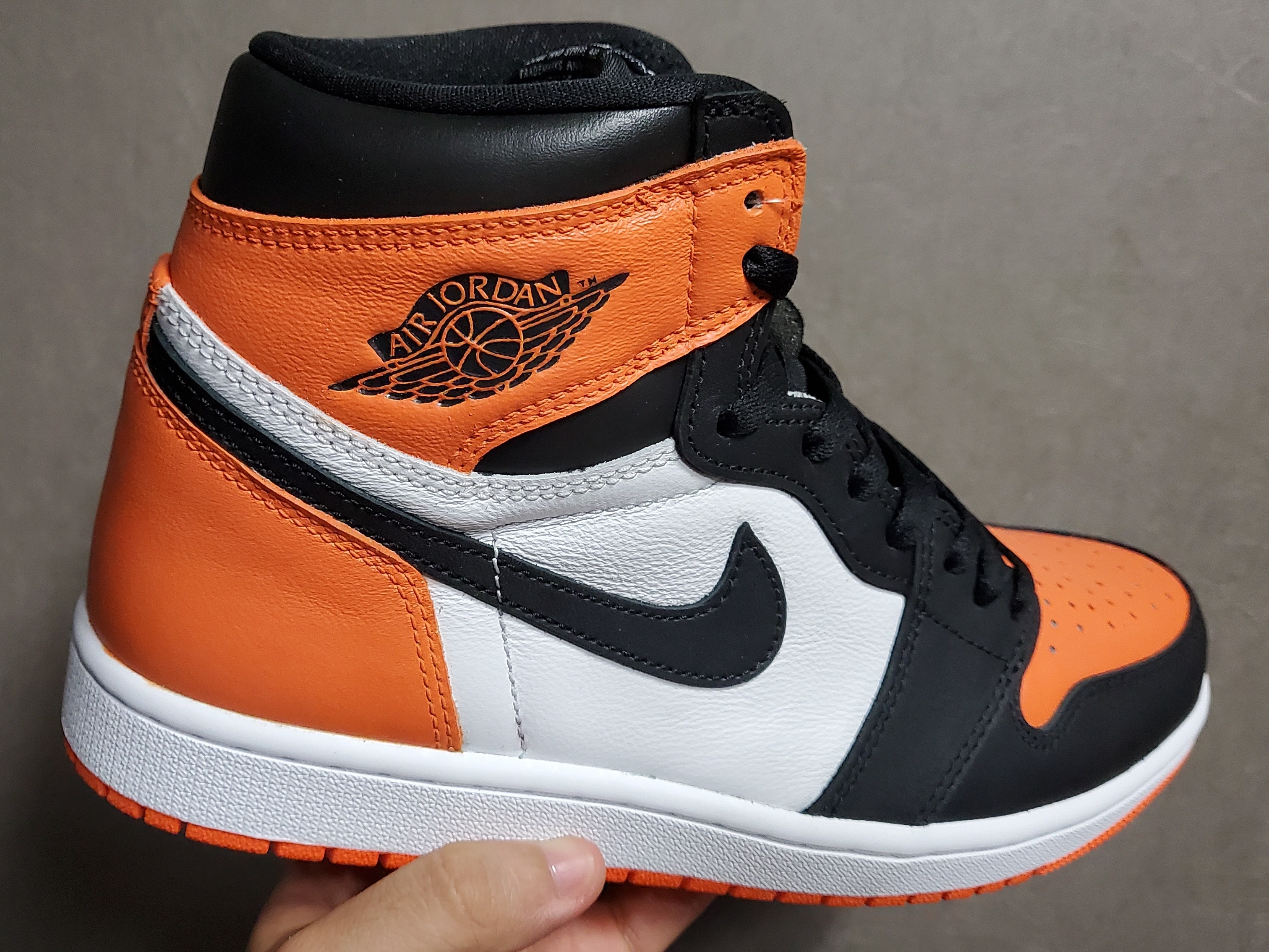 Jordan 1 Retro High OG Electro Orange, Jordan 1 Retro Shattered Backboard 착용 스타일 - 2
