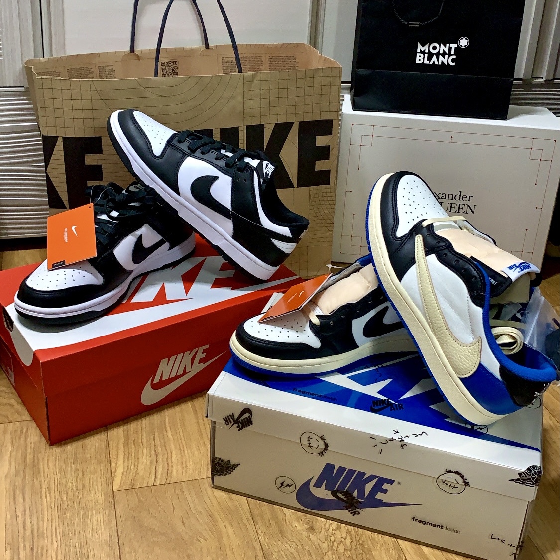 Nike Dunk Low Retro Black, Jordan 1 x Travis Scott x Fragment Retro Low OG SP Military Blue 착용 스타일
