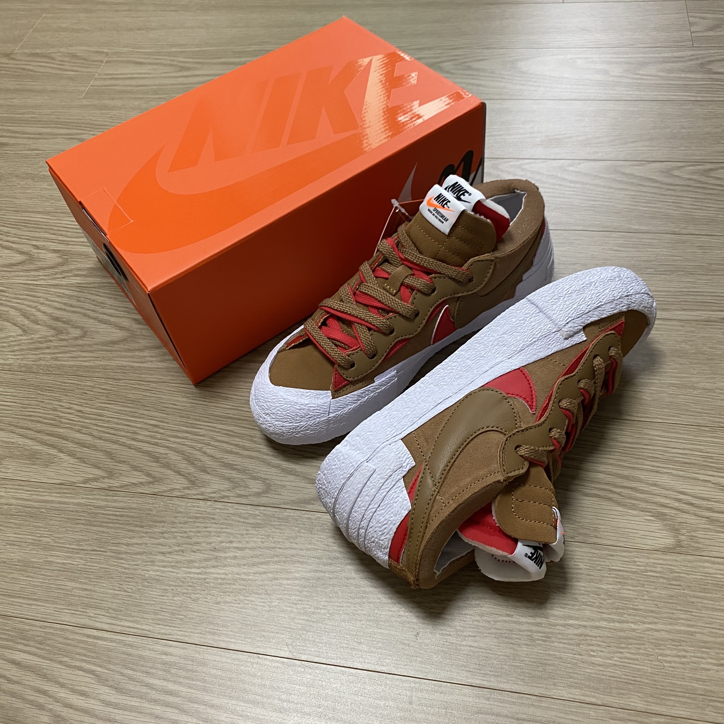 Nike x Sacai Blazer Low British Tan 착용 스타일 - 2