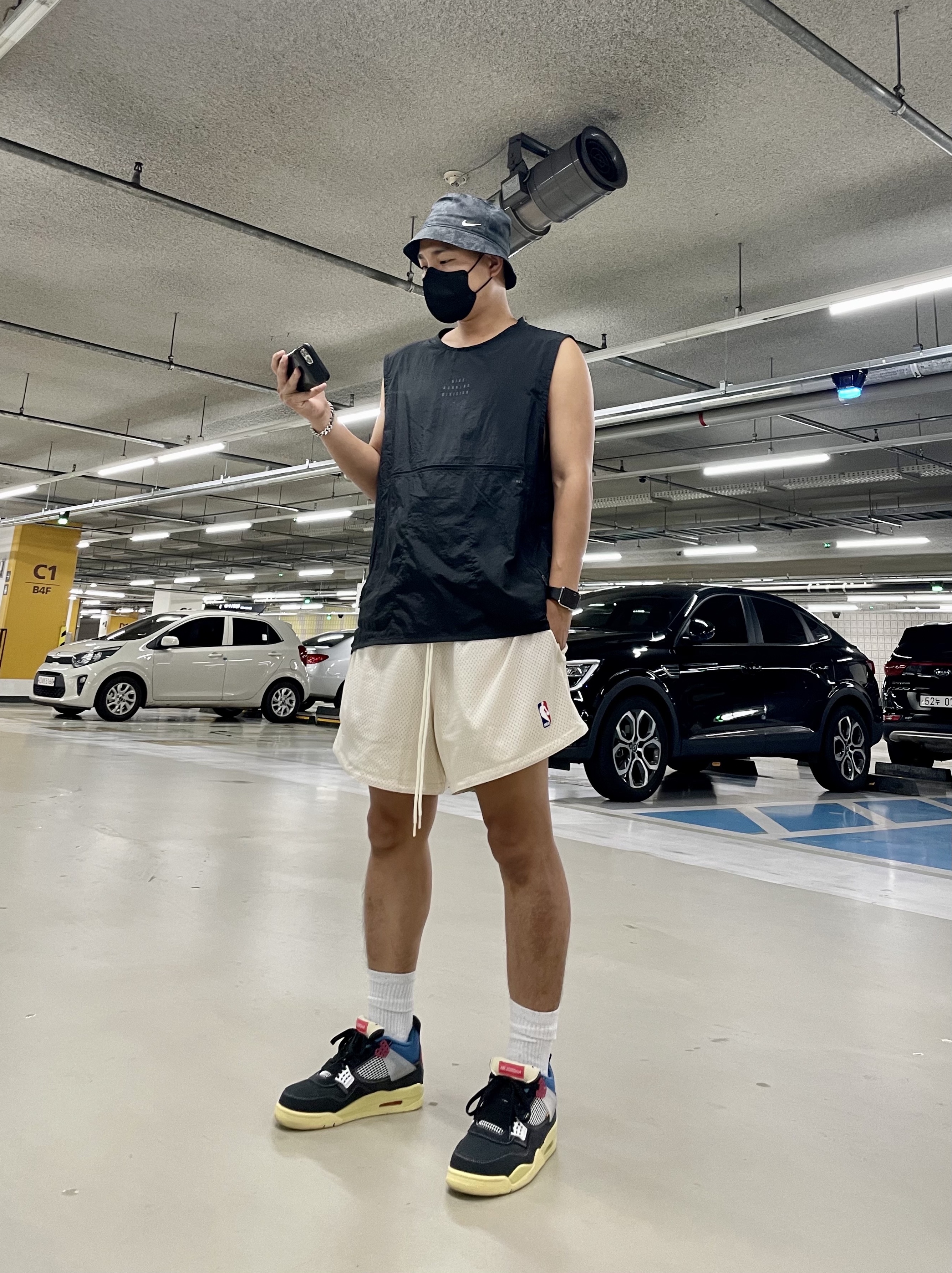 Jordan 4 x Union Retro Off Noir, Nike x Fear of God Basketball Shorts String 착용 스타일