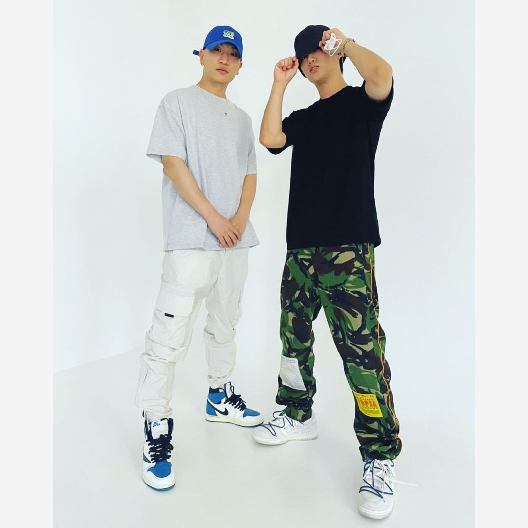 Jordan 1 x Travis Scott x Fragment Retro High OG SP Military Blue, Nike x Off-White Dunk Low The 50 - Lot 18 착용 스타일 - 2