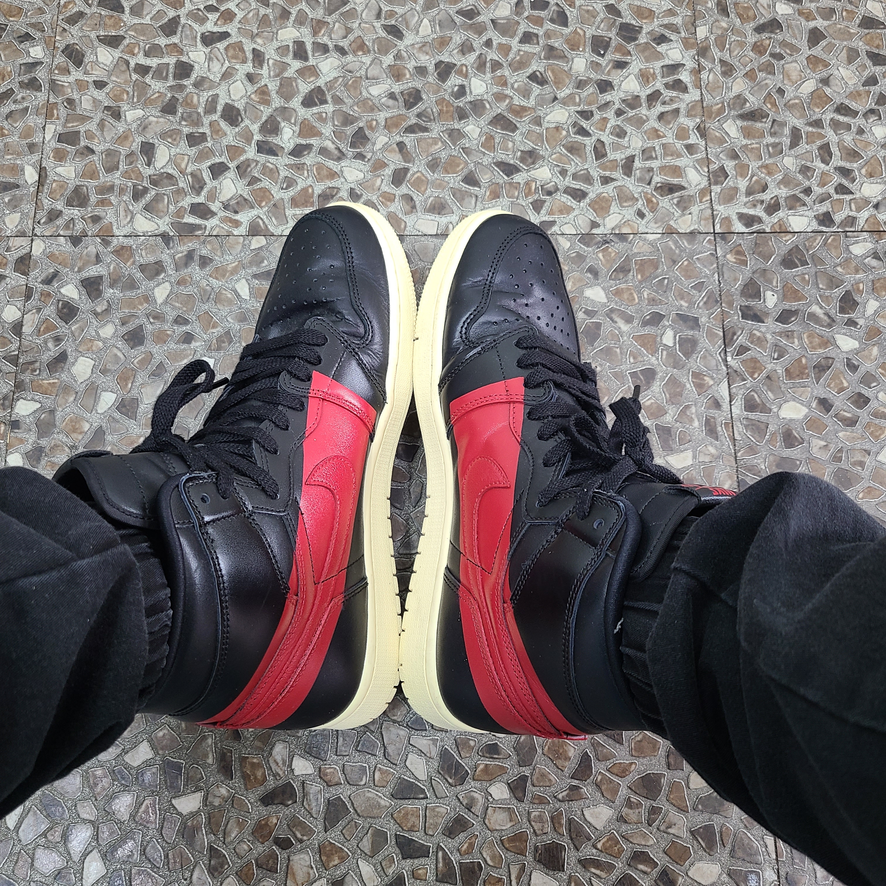 Jordan 1 Retro High OG Defiant Couture 착용 스타일 - 1
