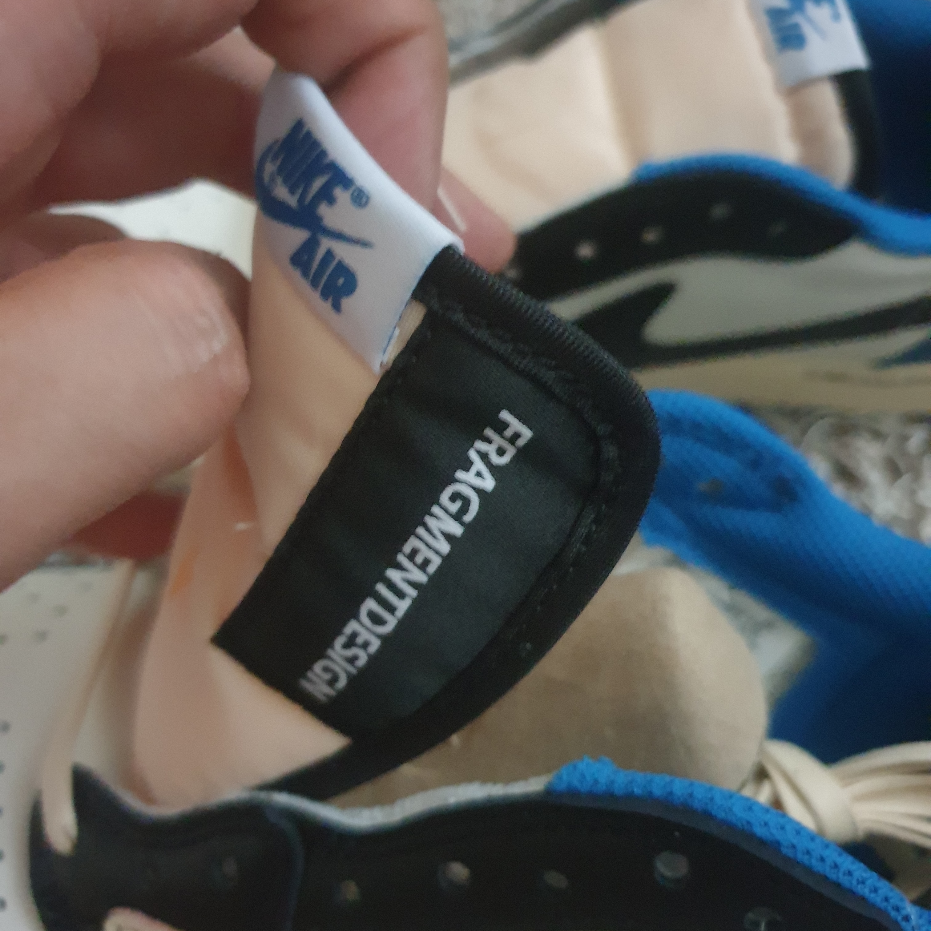Jordan 1 x Travis Scott x Fragment Retro Low OG SP Military Blue 착용 스타일 - 3