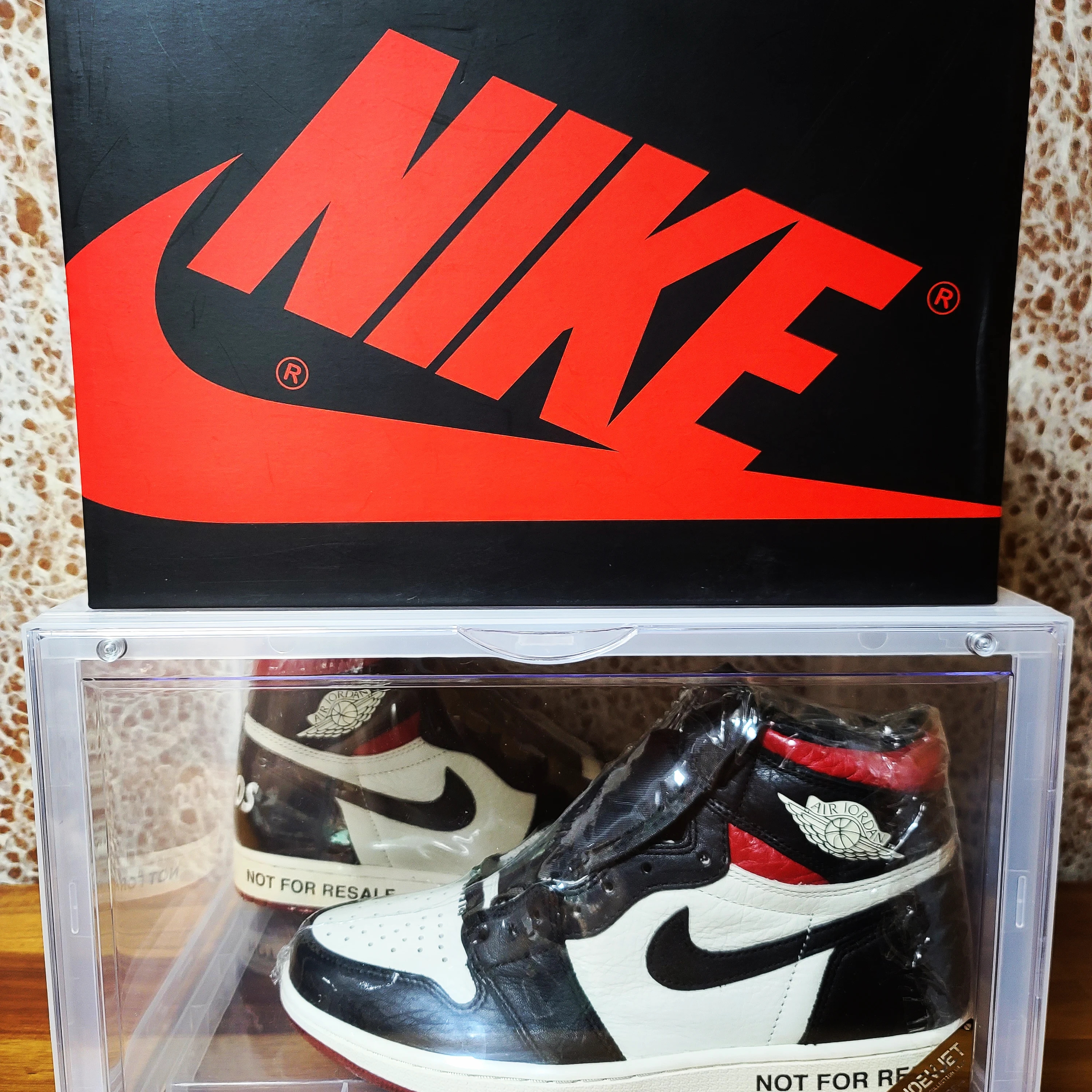 Jordan 1 Retro High Not for Resale Varsity Red 착용 스타일