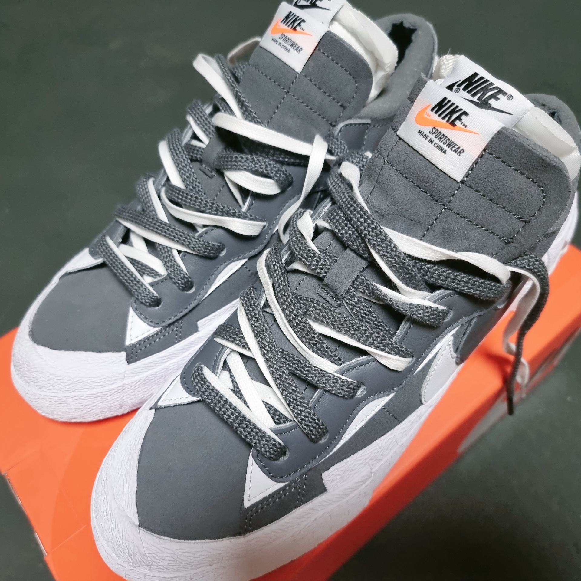 Nike x Sacai Blazer Low Iron Grey 착용 스타일