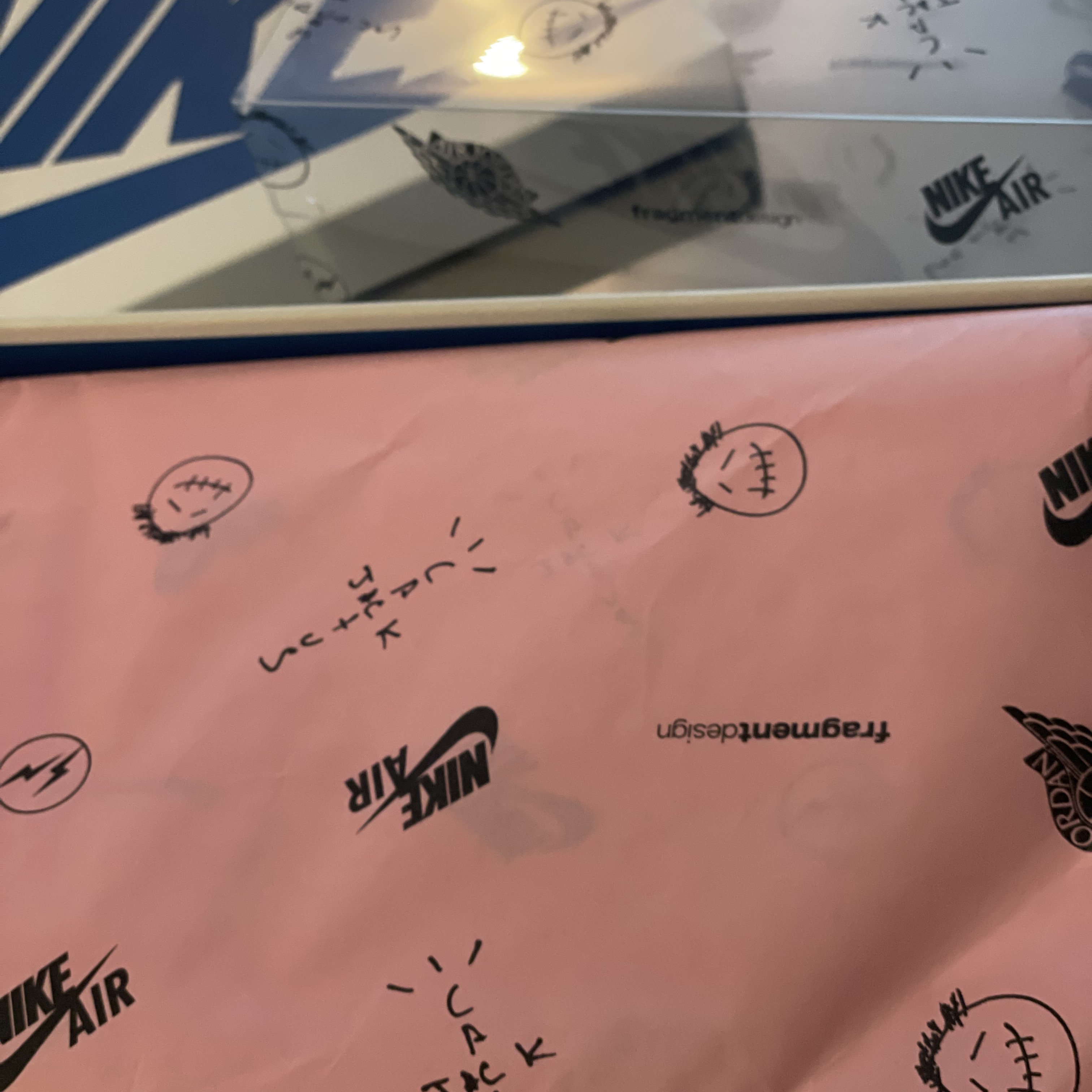 Jordan 1 x Travis Scott x Fragment Retro Low OG SP Military Blue 착용 스타일 - 5