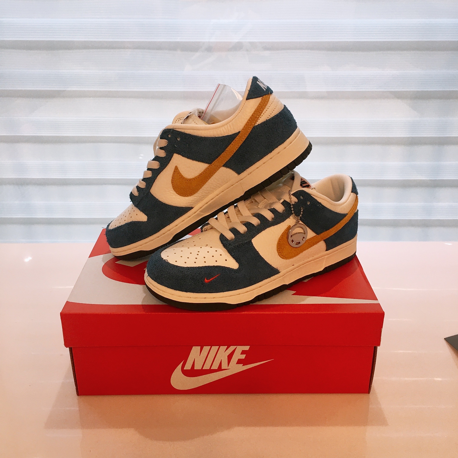 Nike x Kasina Dunk Low 80's Bus 착용 스타일