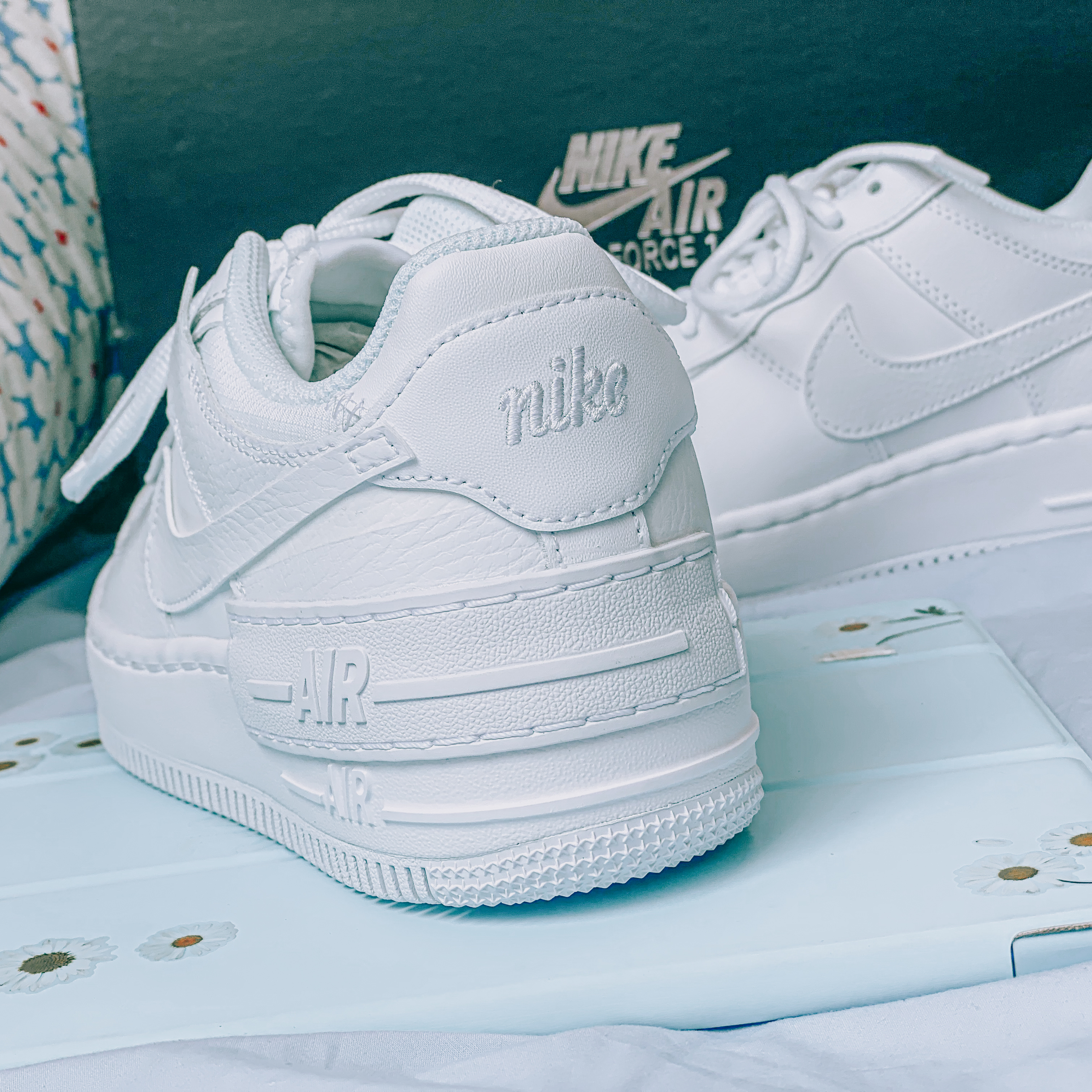 (W) Nike Air Force 1 Shadow Triple White 착용 스타일 - 2