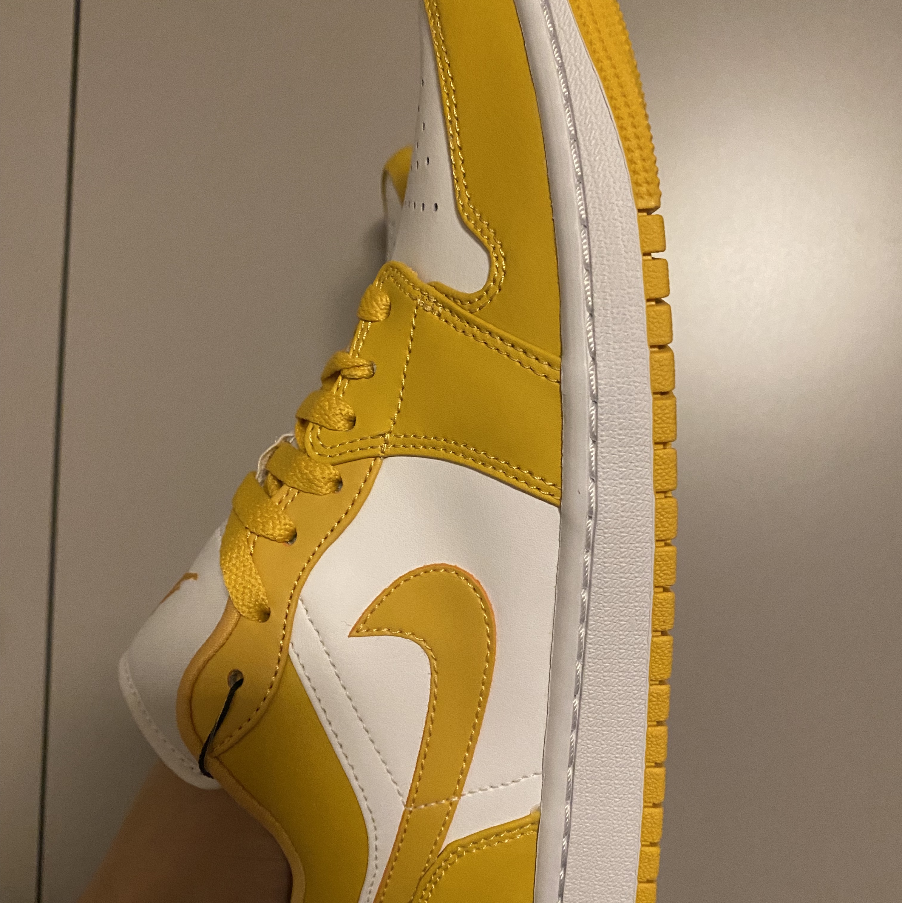 Jordan 1 Low Pollen 착용 스타일 - 2