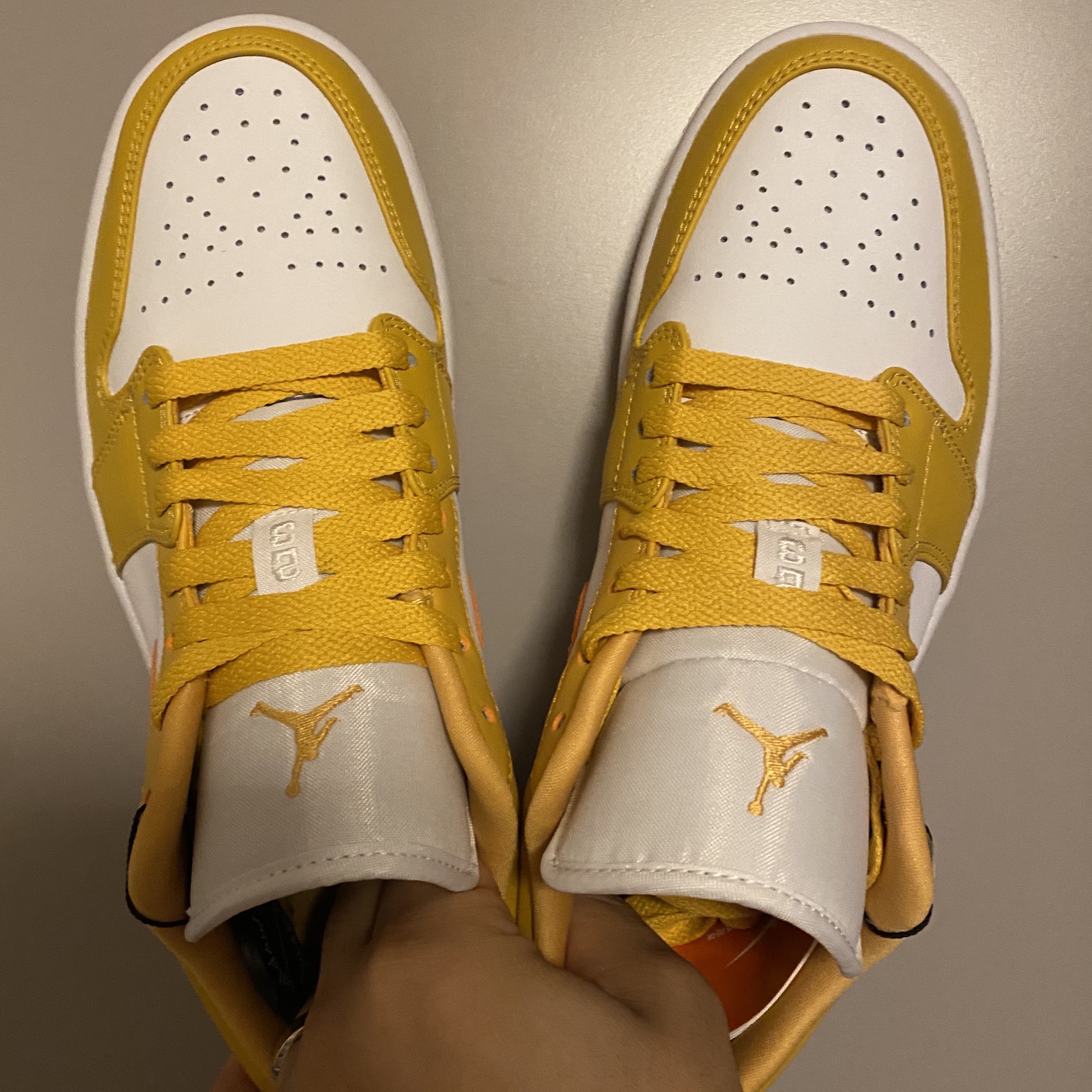 Jordan 1 Low Pollen 착용 스타일 - 1