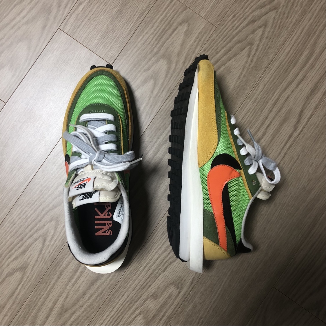 Nike x Sacai LDWaffle Green Multi 착용 스타일 - 2
