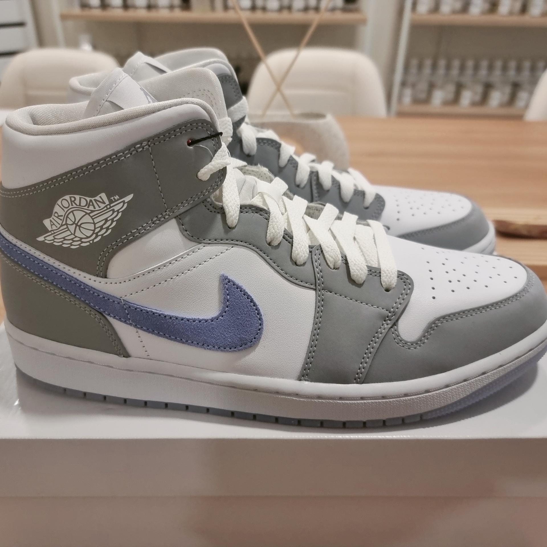 (W) Jordan 1 Mid Wolf Grey 착용 스타일