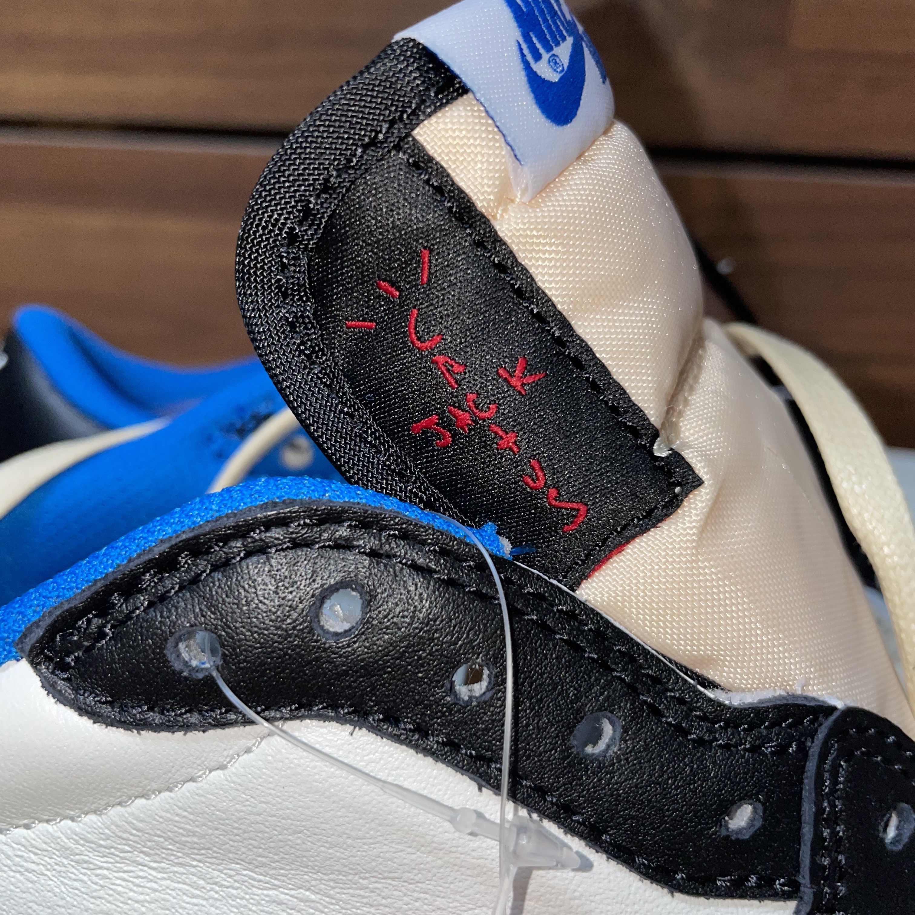 Jordan 1 x Travis Scott x Fragment Retro Low OG SP Military Blue 착용 스타일 - 2