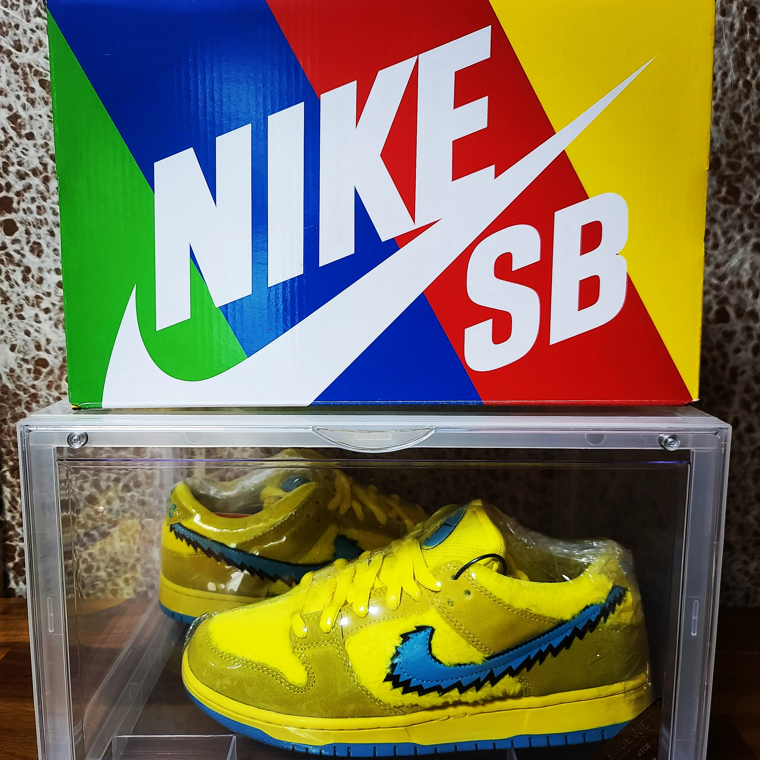 Nike x Grateful Dead SB Dunk Low Yellow Bear 착용 스타일