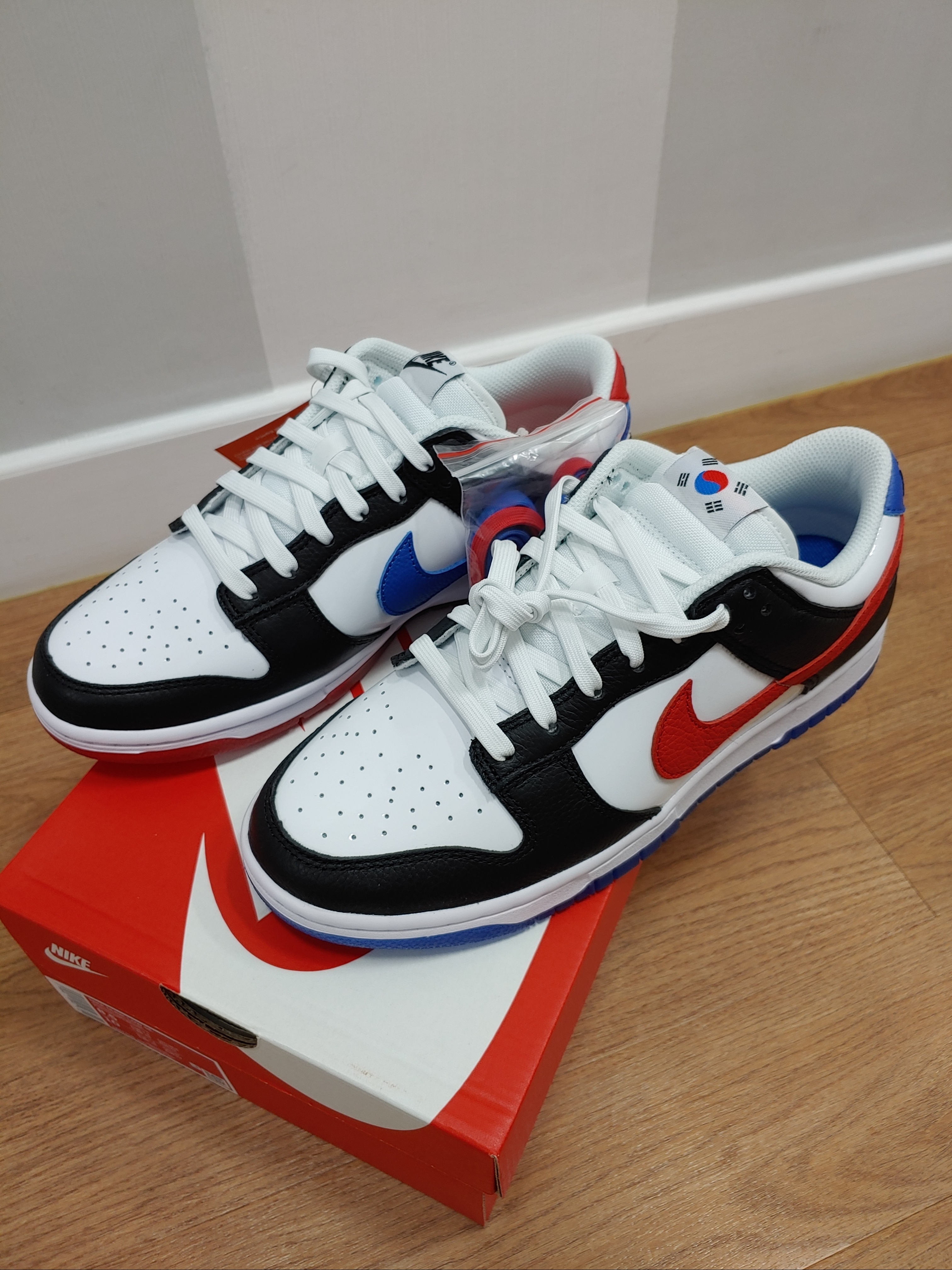 Nike Dunk Low SE Seoul 착용 스타일