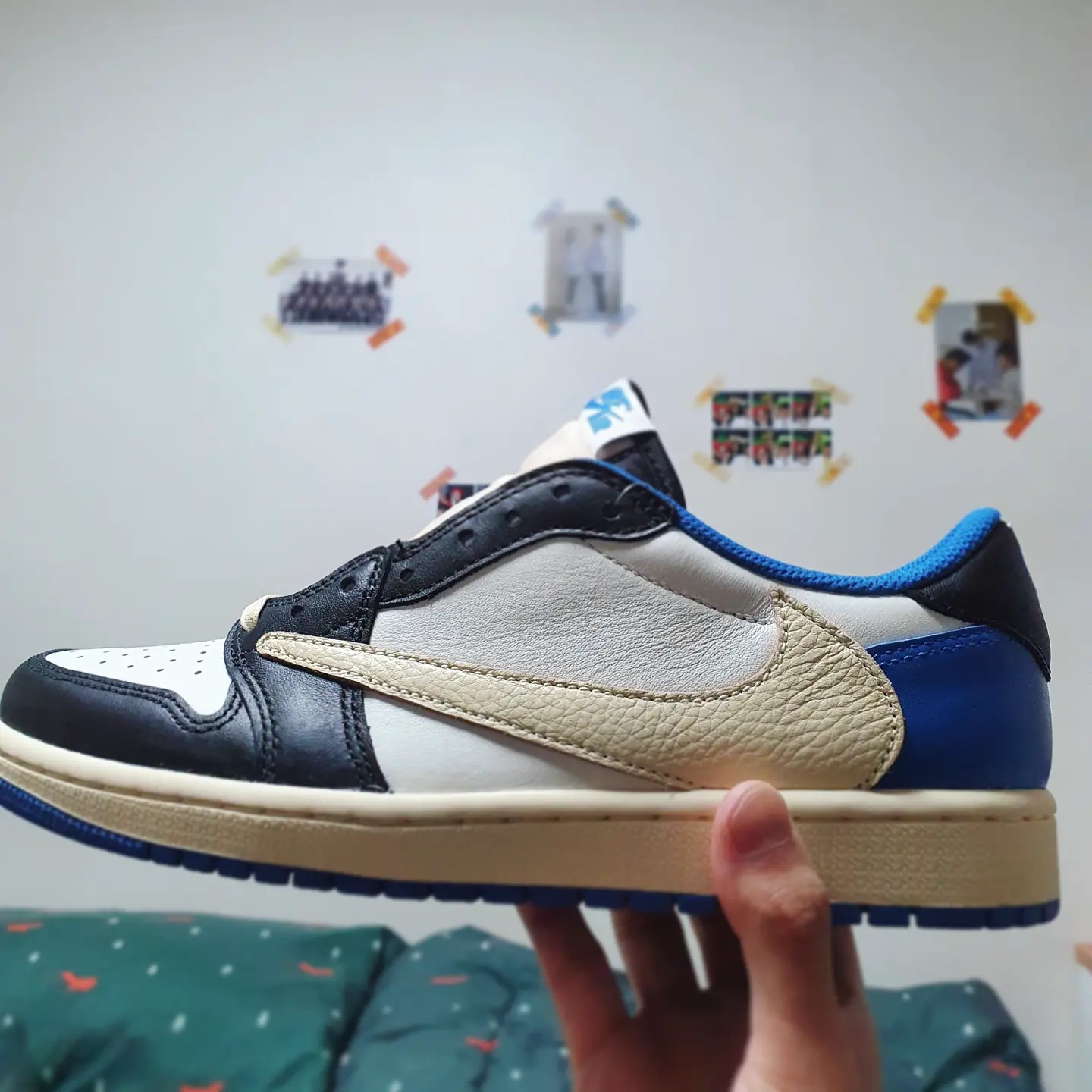 Jordan 1 x Travis Scott x Fragment Retro Low OG SP Military Blue 착용 스타일 - 1