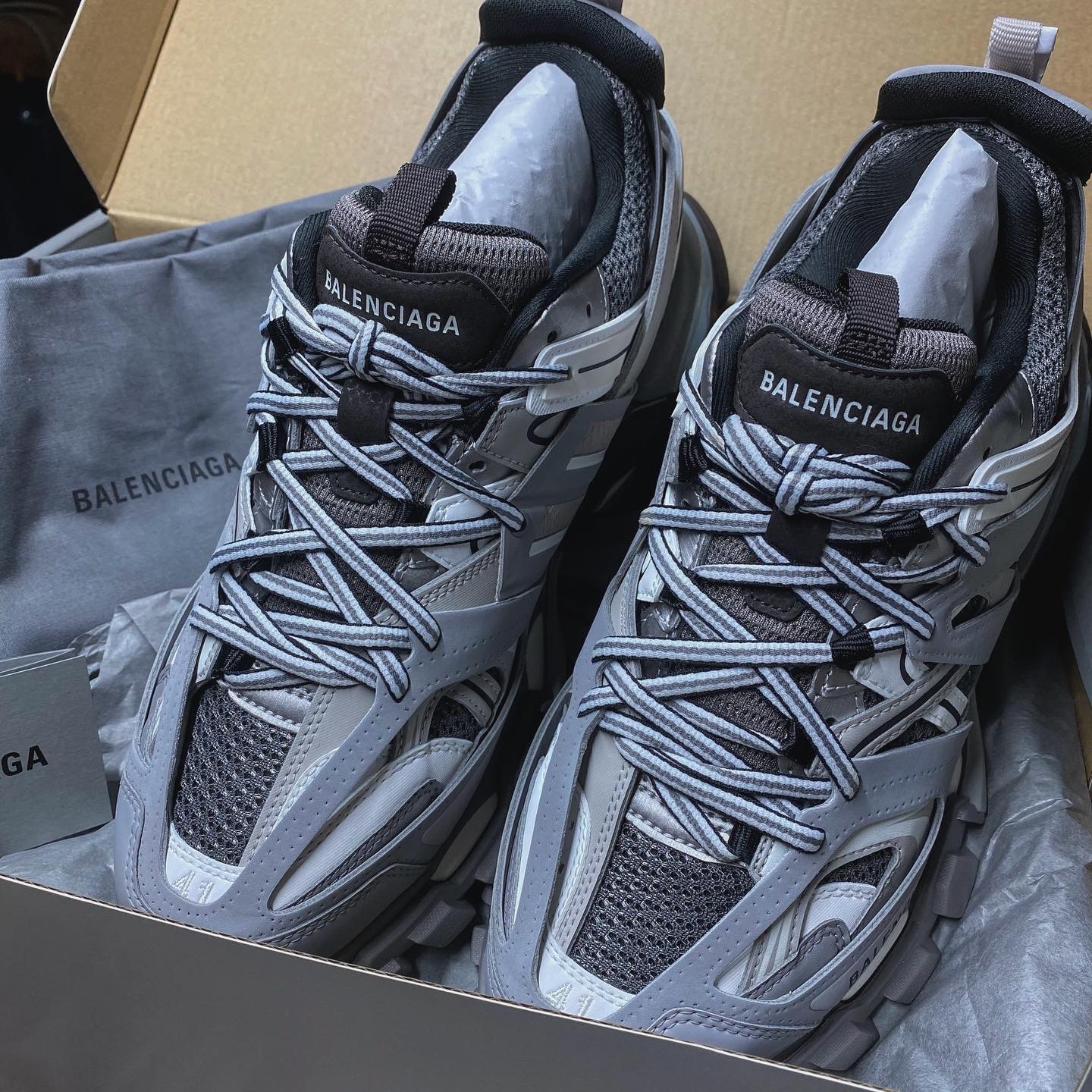 Balenciaga Track Sneakers Grey White 2019 착용 스타일