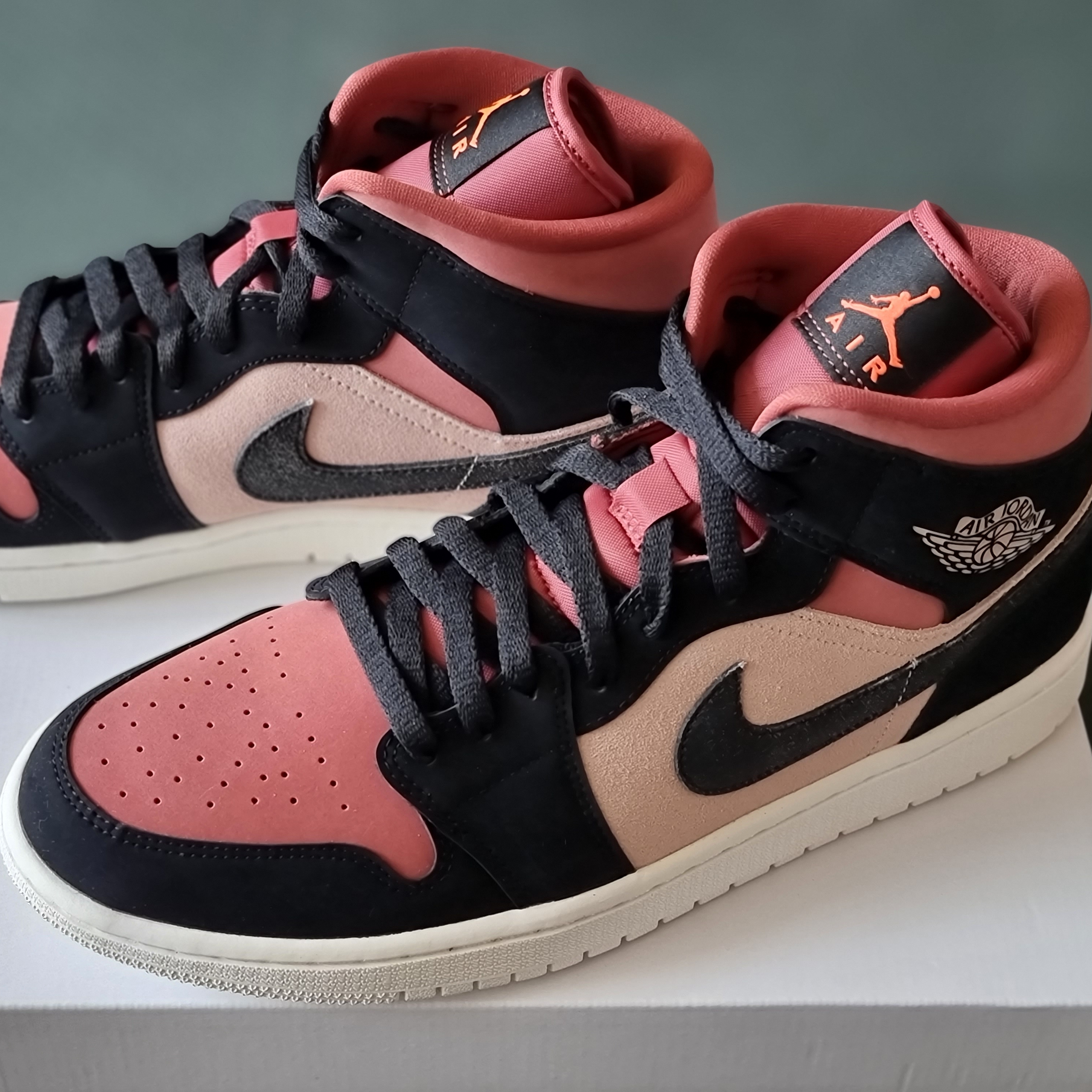 (W) Jordan 1 Mid Burgundy Dusty Pink 착용 스타일